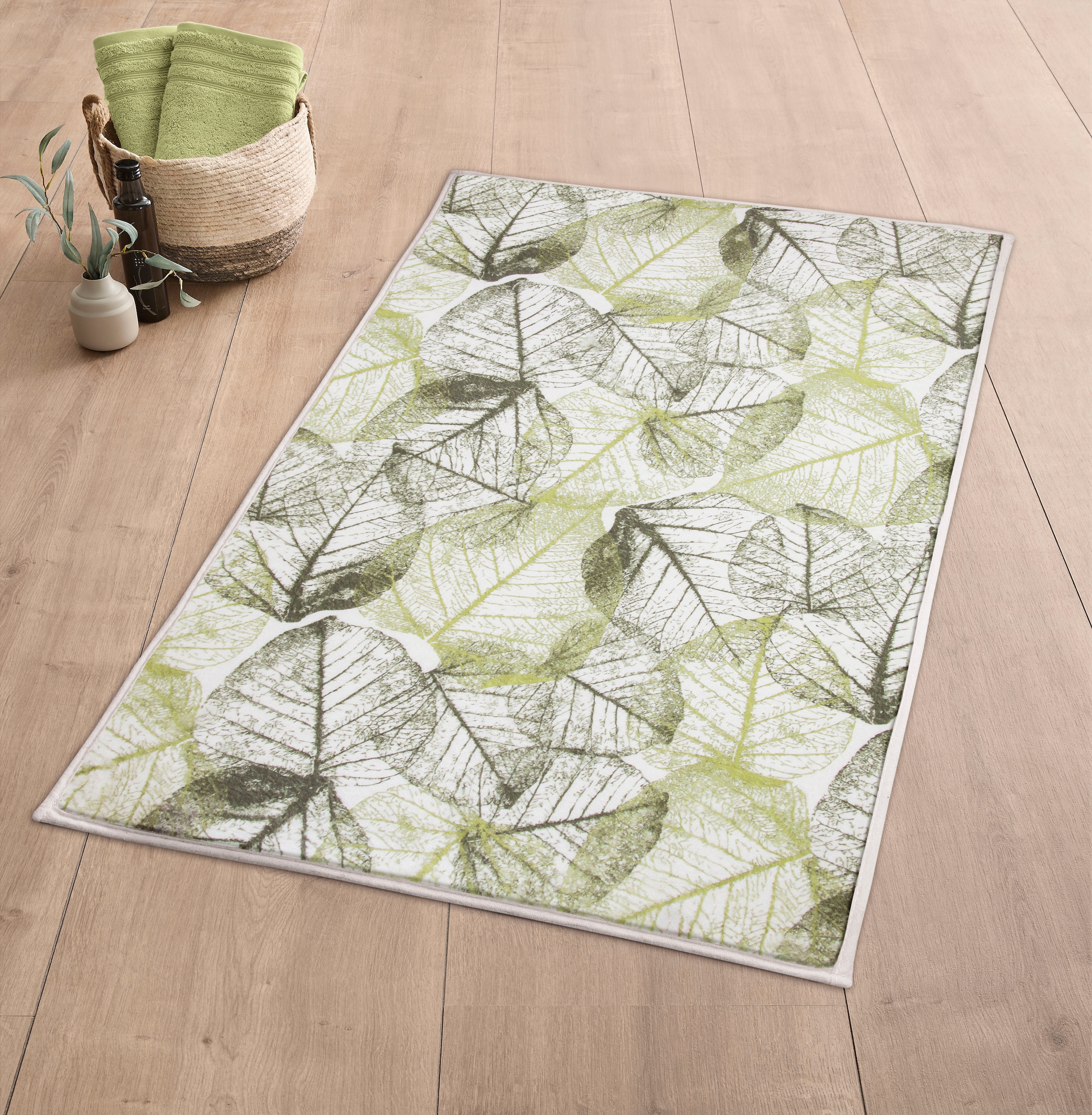 Kleine Wolke Badematte »Selva«, rutschhemmend beschichtet, fußbodenheizungsgeeignet, Badteppich, bedruckt, Blätter Motiv