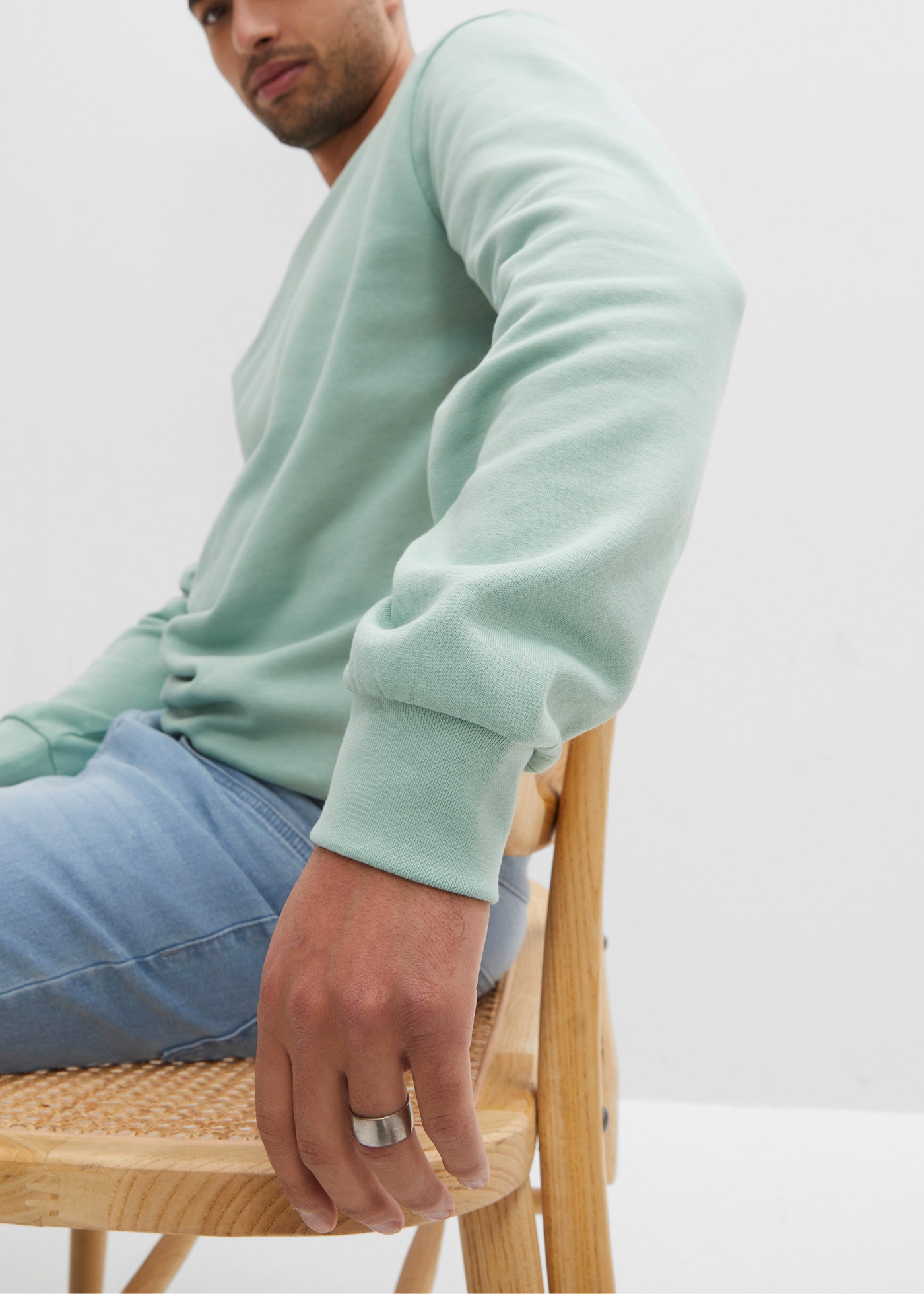 bonprix Sweatshirt »Sweatshirt«, Regular Fit, mit Rundhalsausschnitt, weich angeraute Innenseite
