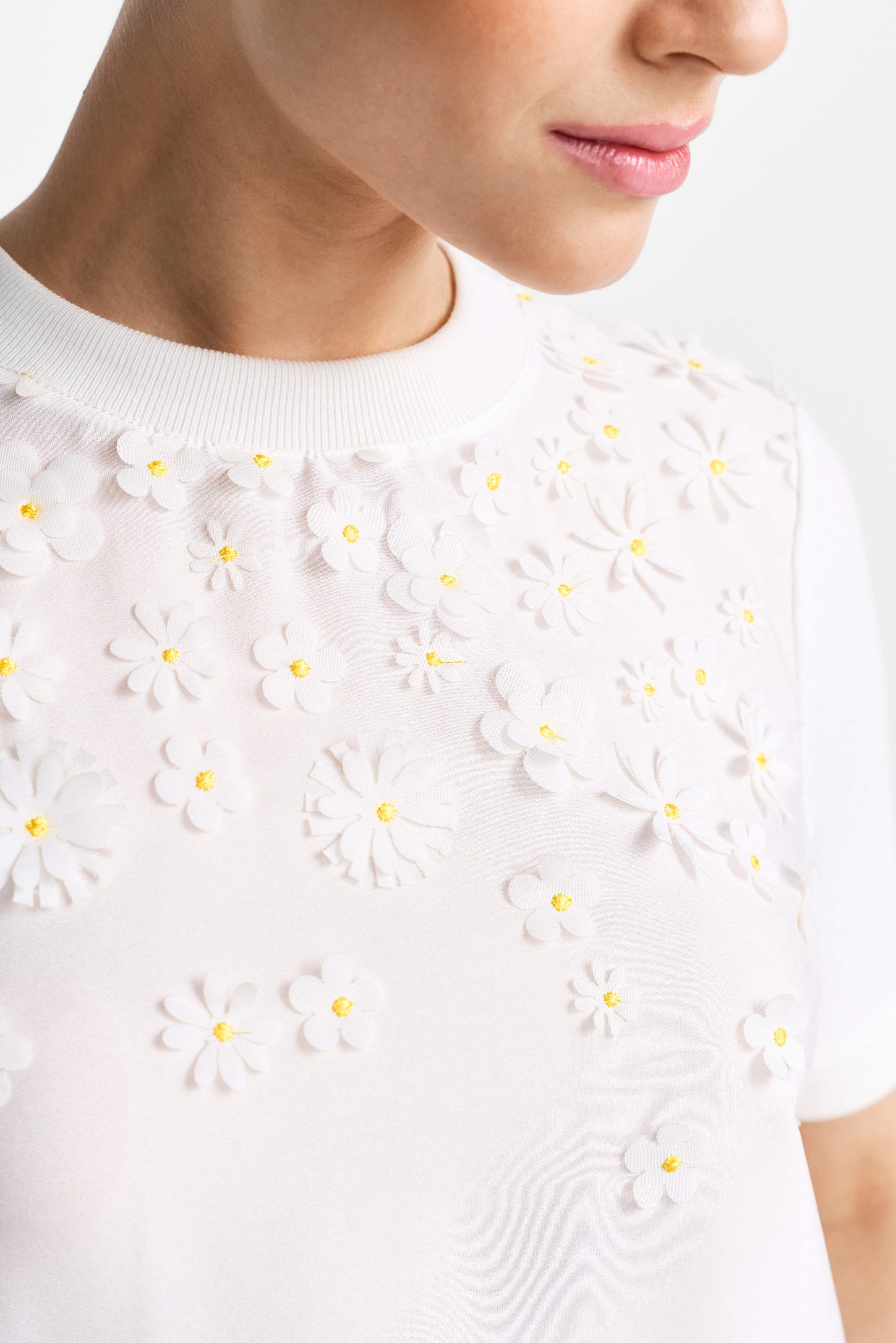 RICHROYAL Blusenshirt mit wunderschönen applizierten Blüten