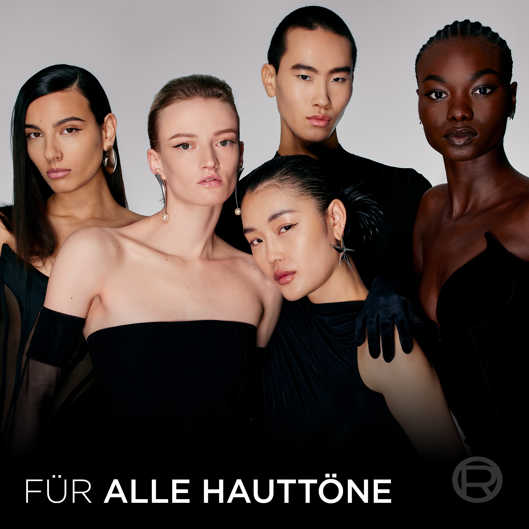 L'ORÉAL PARIS Foundation »MUGLER SOFT GLOW CUSHION FOUNDATION« sorgt für eine makellose Deckkraft und einen natürlich wirkenden Teint