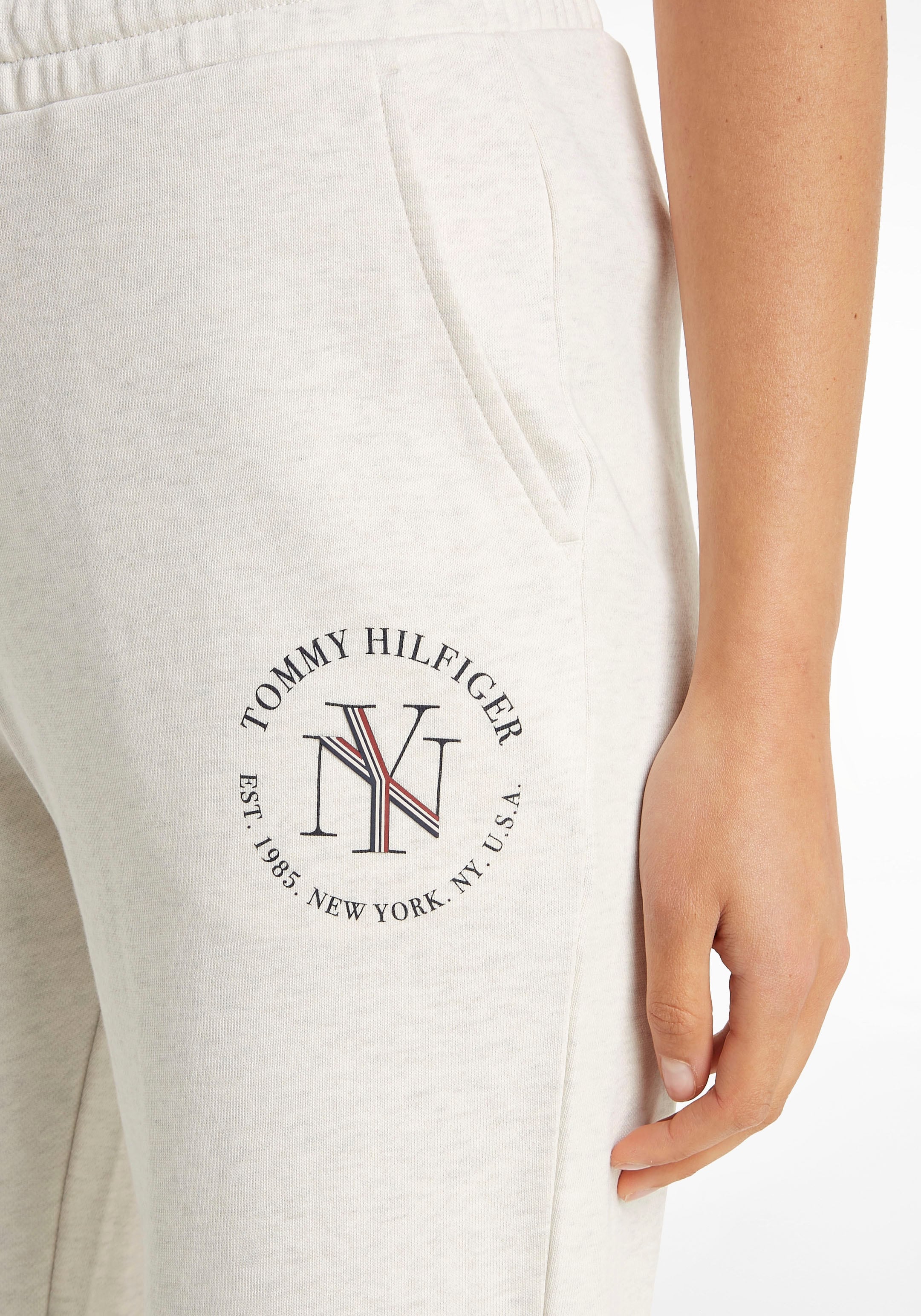 Tommy Hilfiger Sweatpants Tommy SWEATPANTS«, »TAPERED ♕ Hilfiger bei Markenlabel NYC mit ROUNDALL