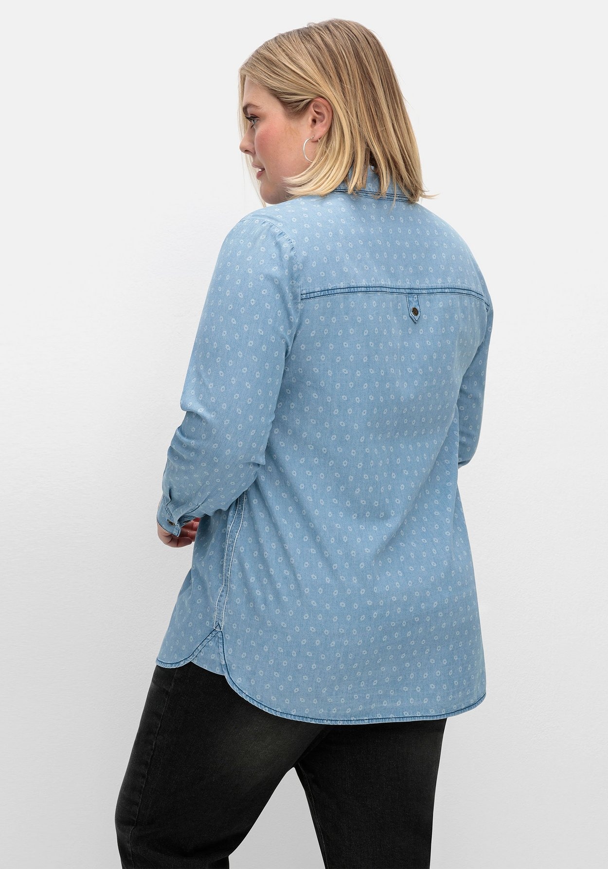 Sheego Longbluse »Jeansbluse mit Brusttasche und Tupfenprint«