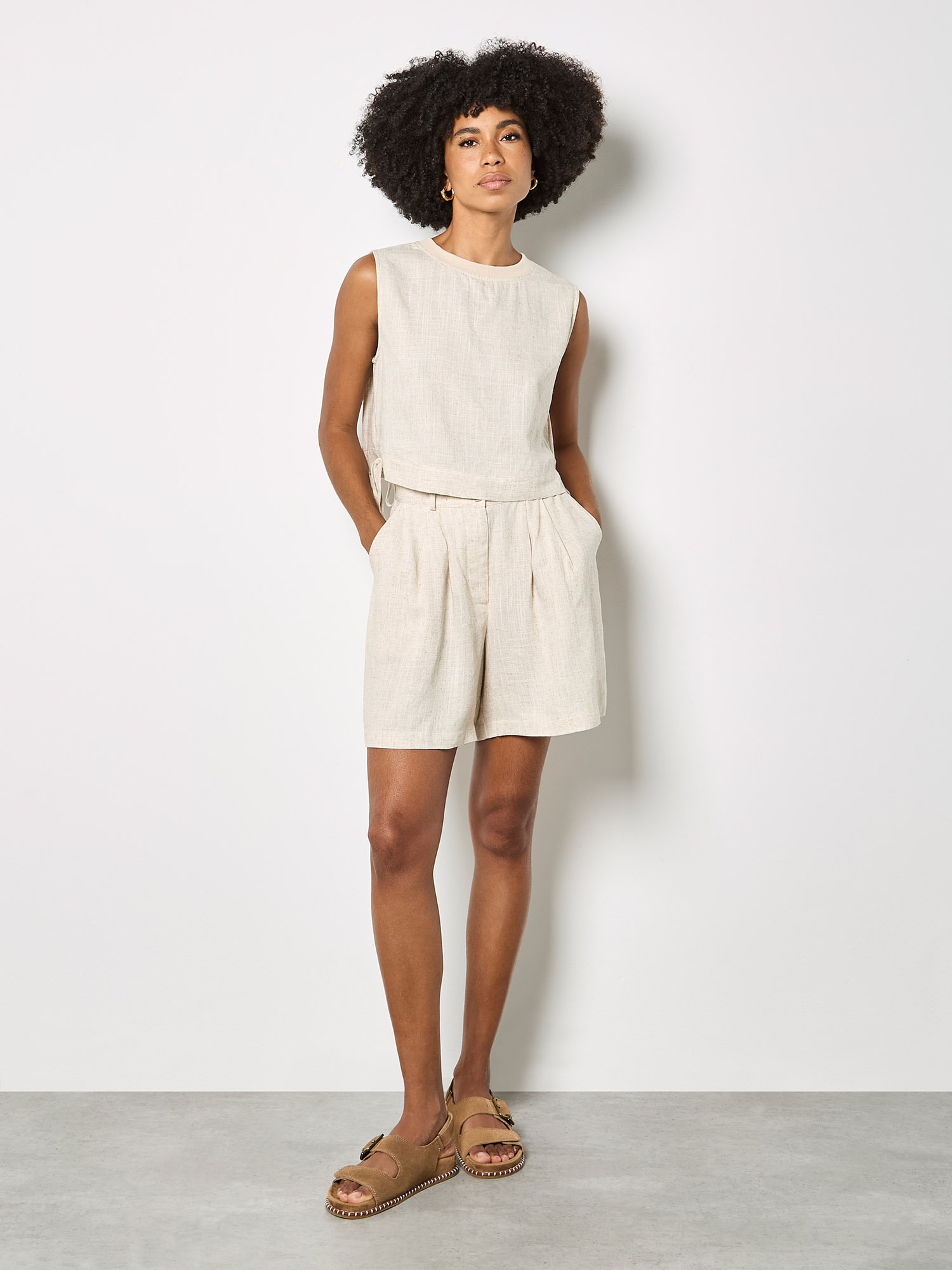 Apricot Shorts »Mini-Shorts aus Leinenmischung«  mit Plissee-Detail