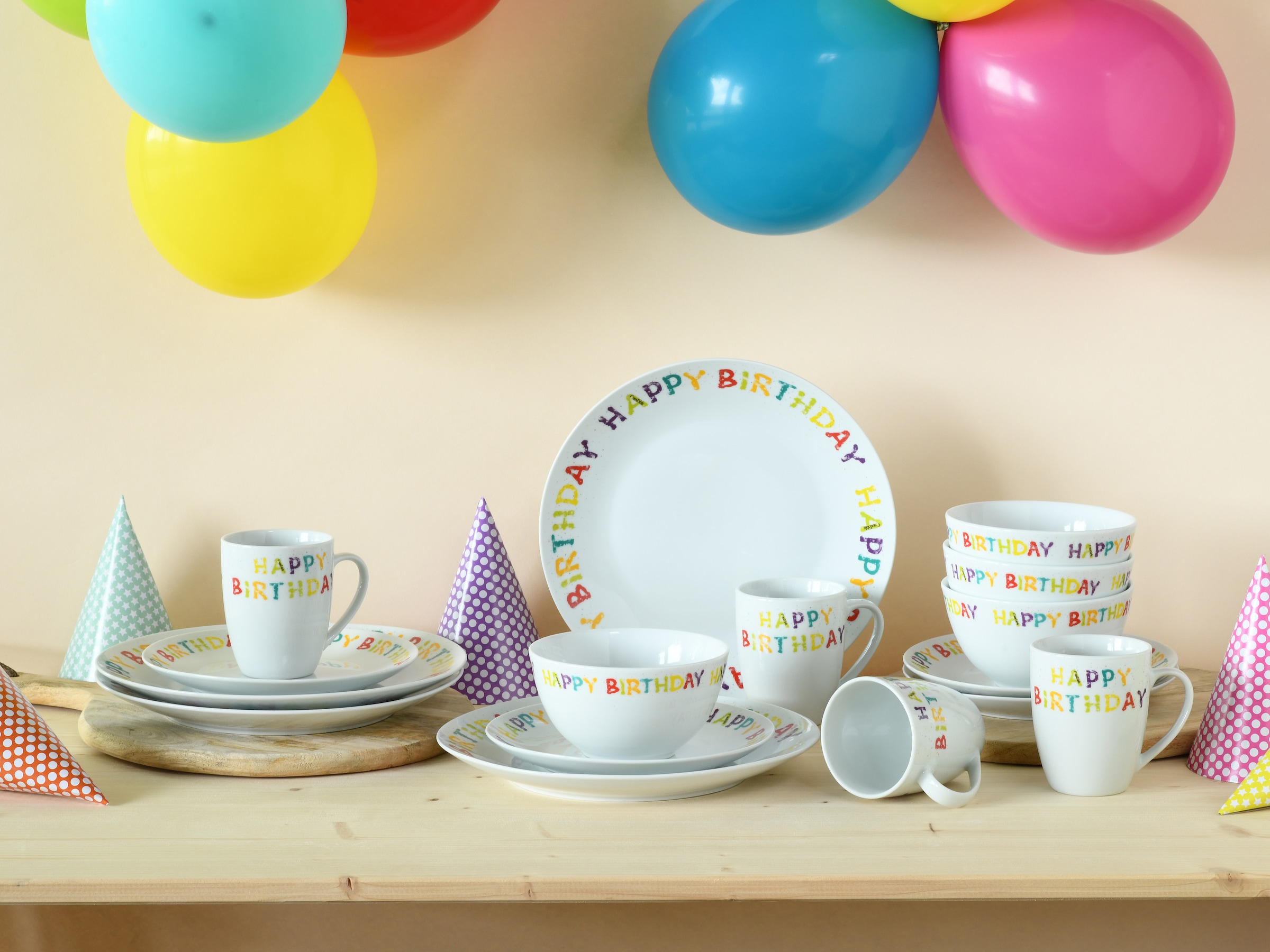 CreaTable Kombiservice »Happy Birthday, Kombi-Service 16-tlg.« Fröhliches buntes Geschirr, Für alle Geburtstagsfeierlichkeiten