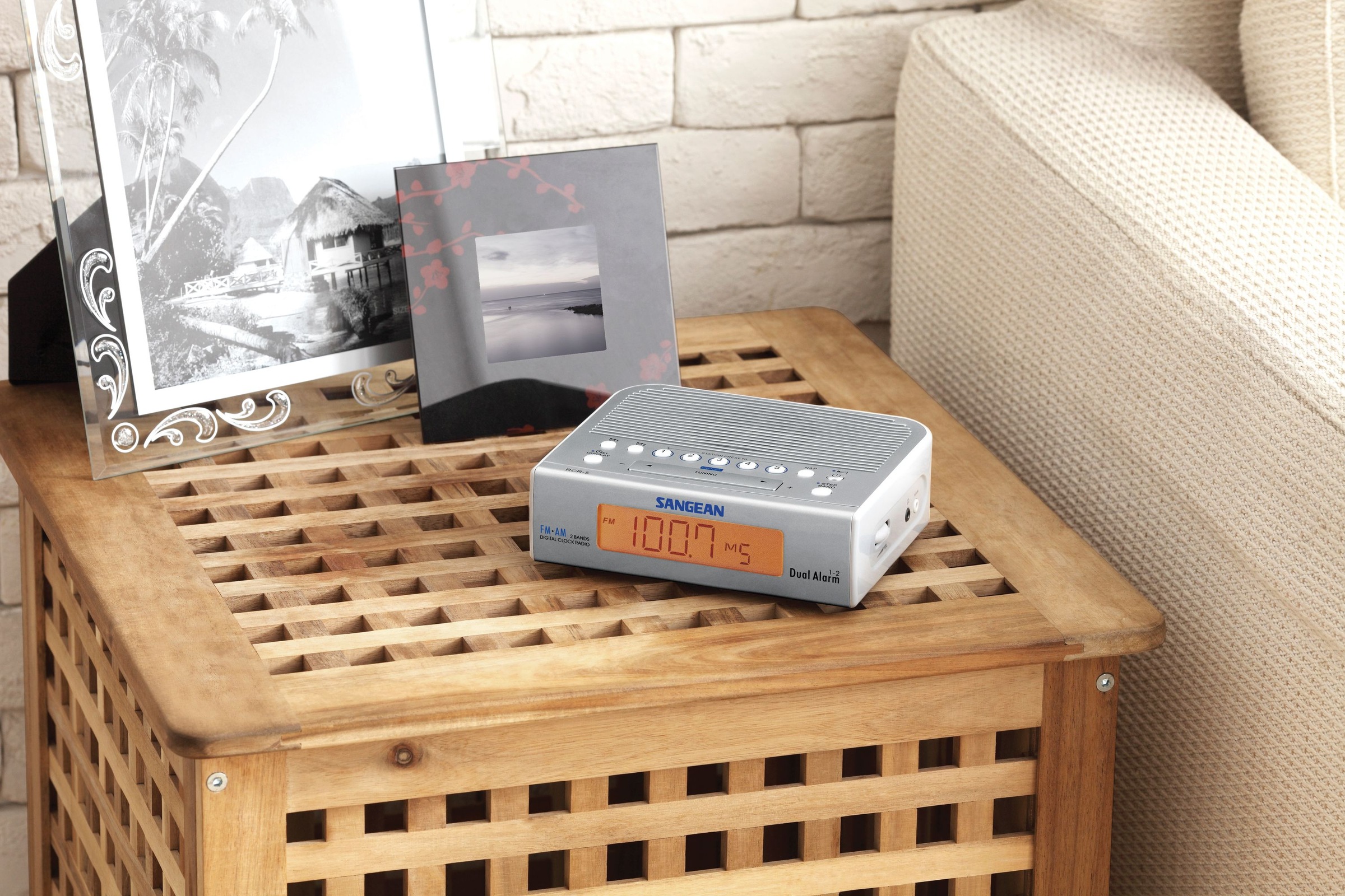 Sangean Uhrenradio »Atomic 05«, (AM-Tuner-FM-Tuner)