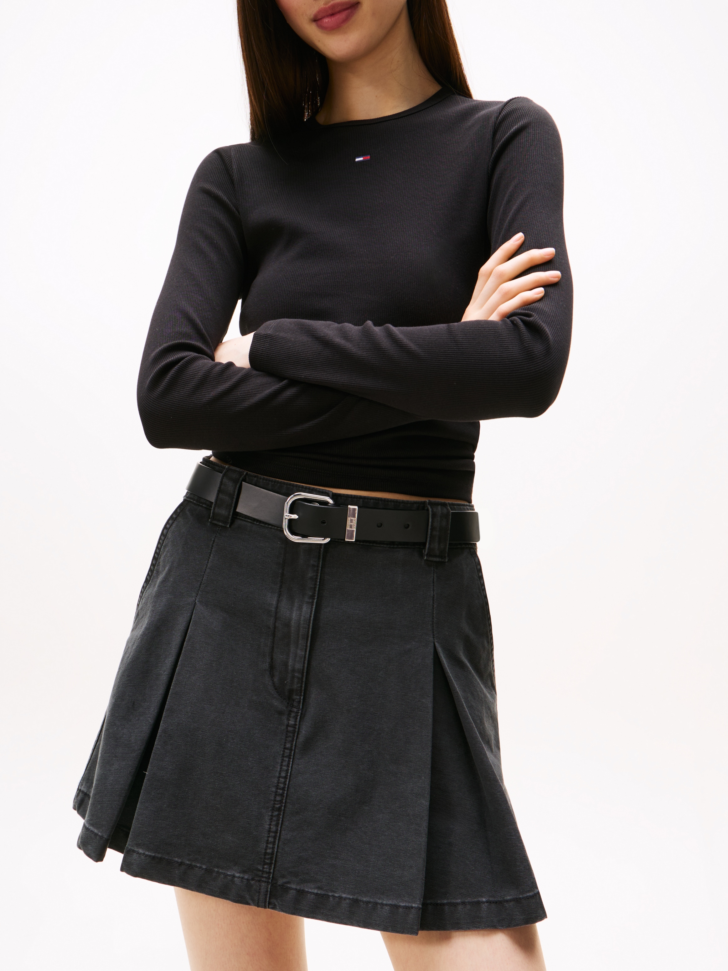 Tommy Jeans Langarmshirt »TJW SLIM ESSENTIAL RIB LS« mit Logostickerei