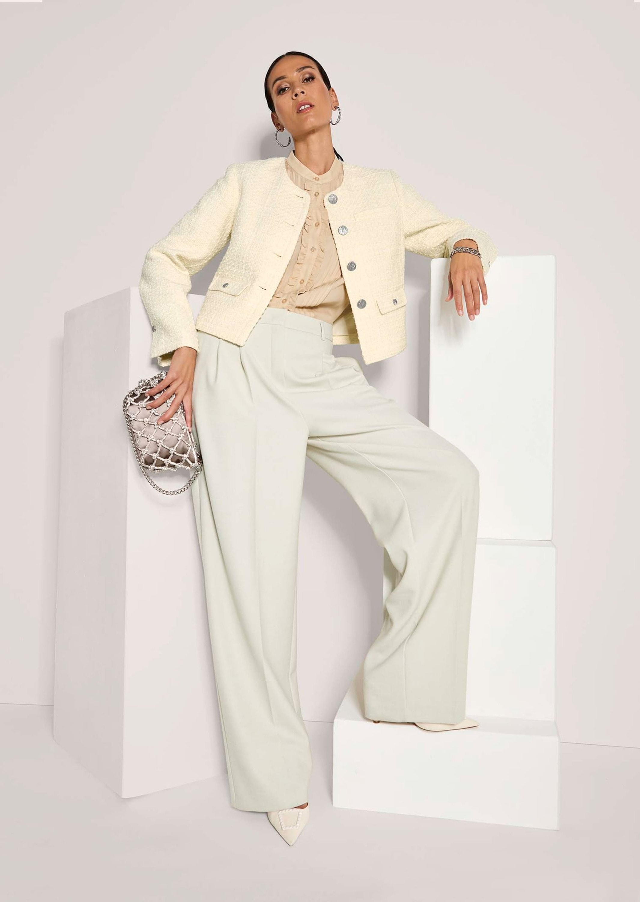 MADELEINE Jerseyblazer »Blazer Eleganter Tweed-Kurzblazer mit Metallknöpfen« Edle Metallknöpfe