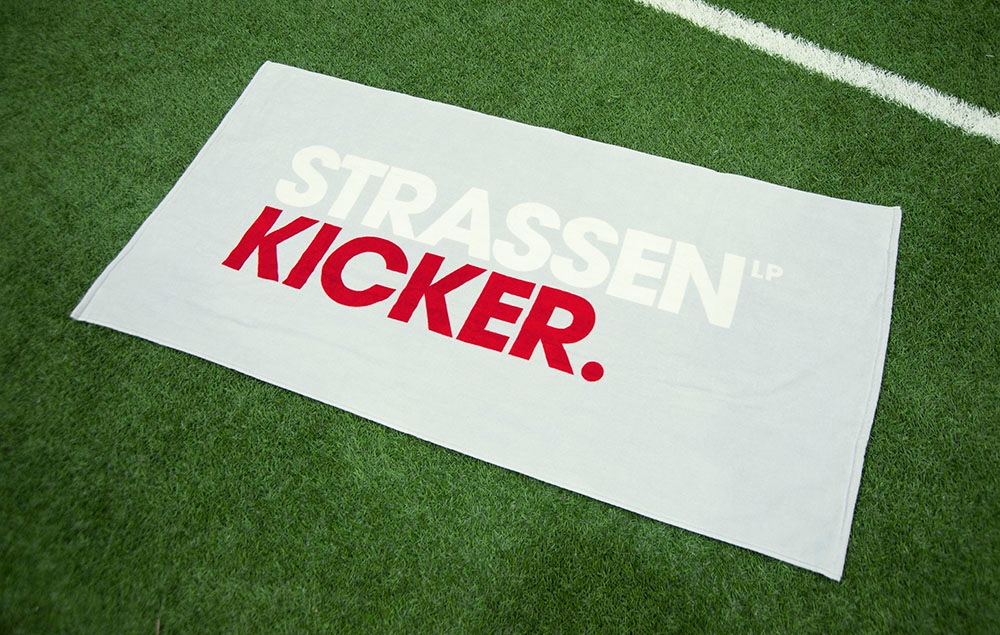 Badetuch »Straßenkicker«, (1 St.), mit dekorativem "Straßenkicker" Schriftzug