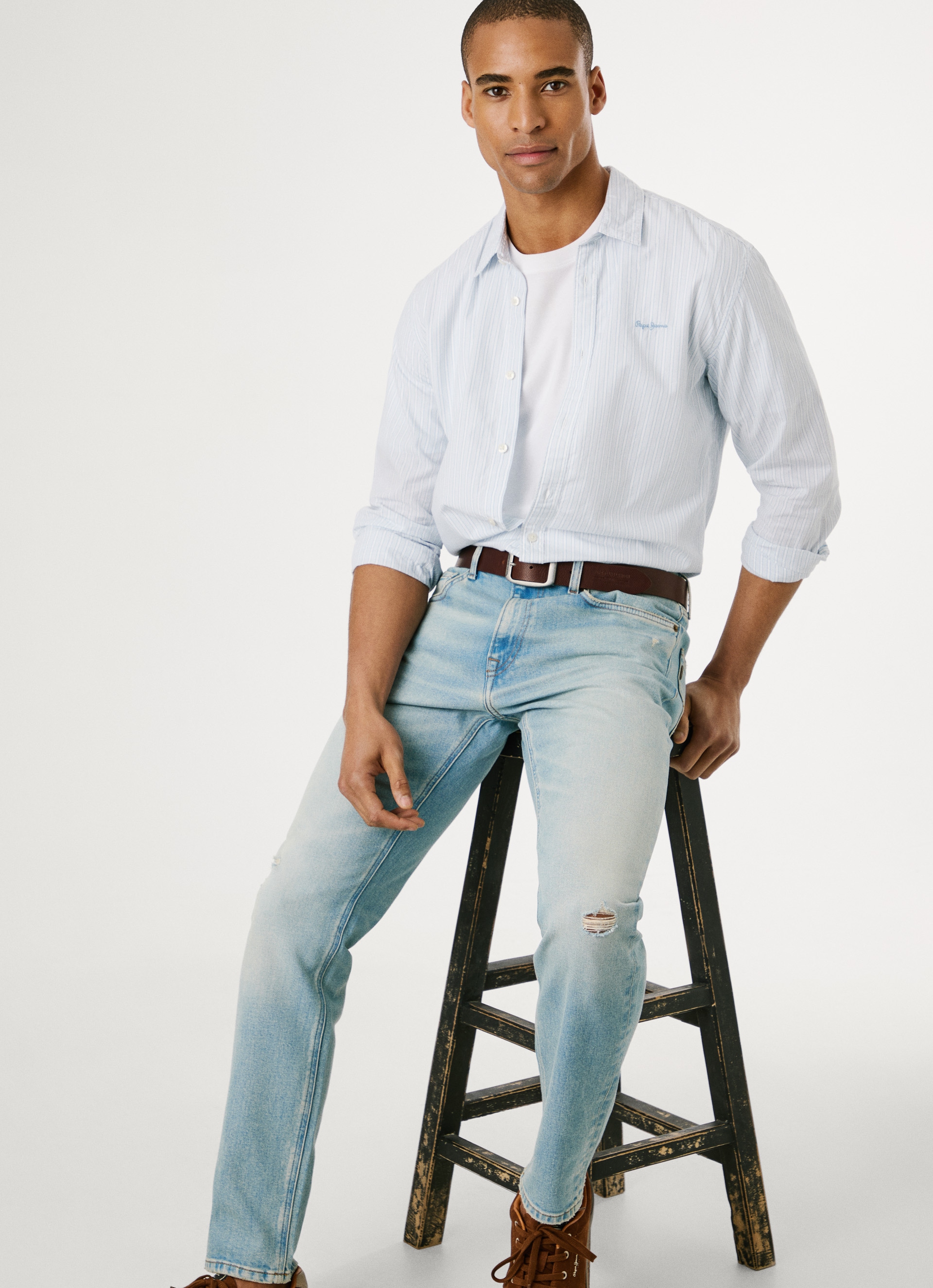 Pepe Jeans Tapered-fit-Jeans »TAPERED JEANS STANLEY«, Ziernähte an den Gesäßtaschen