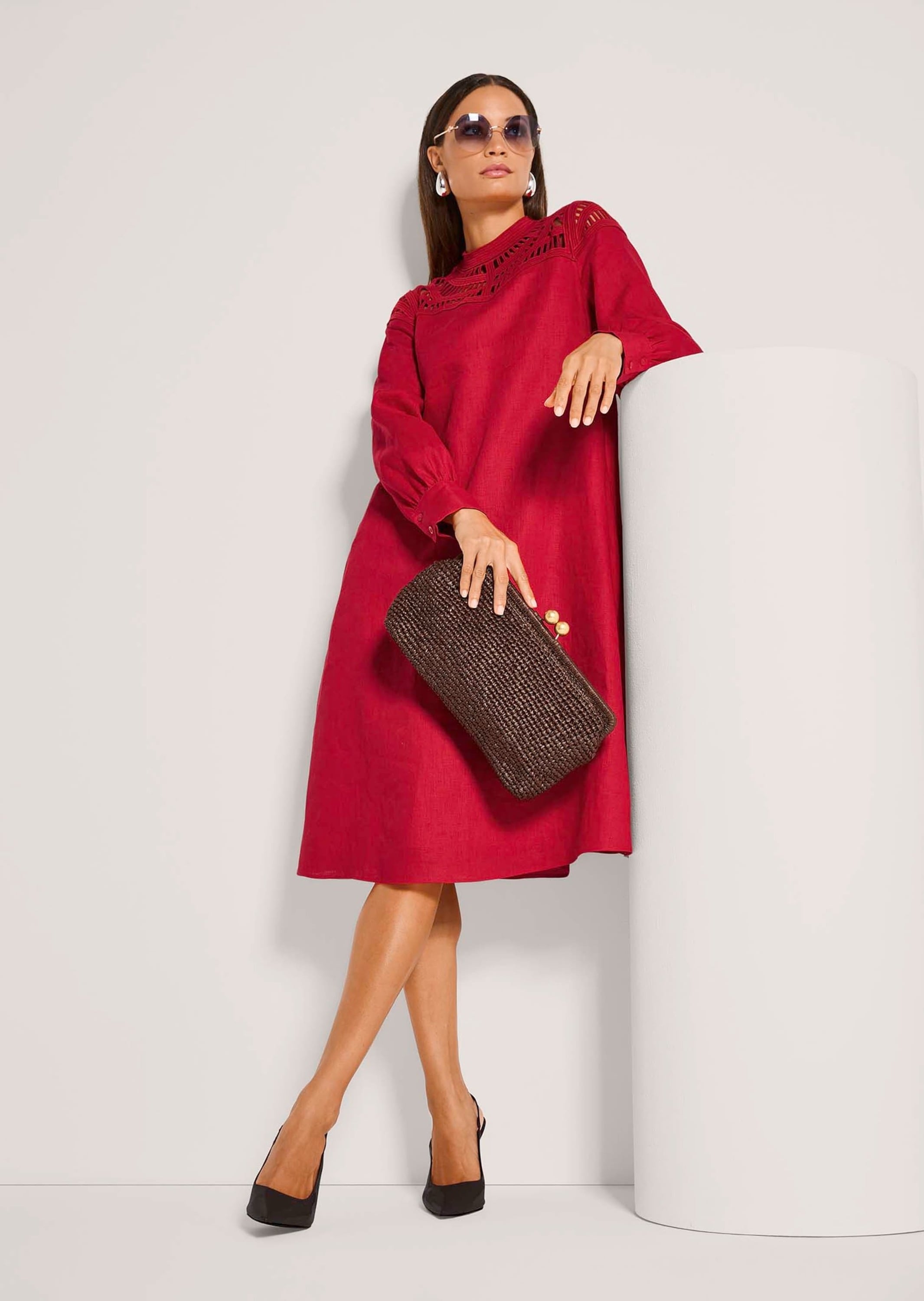 MADELEINE Sommerkleid »Spitzenkleid Sommerkleid aus Naturgarn und Spitze« Aufwendige Detailverarbeitung