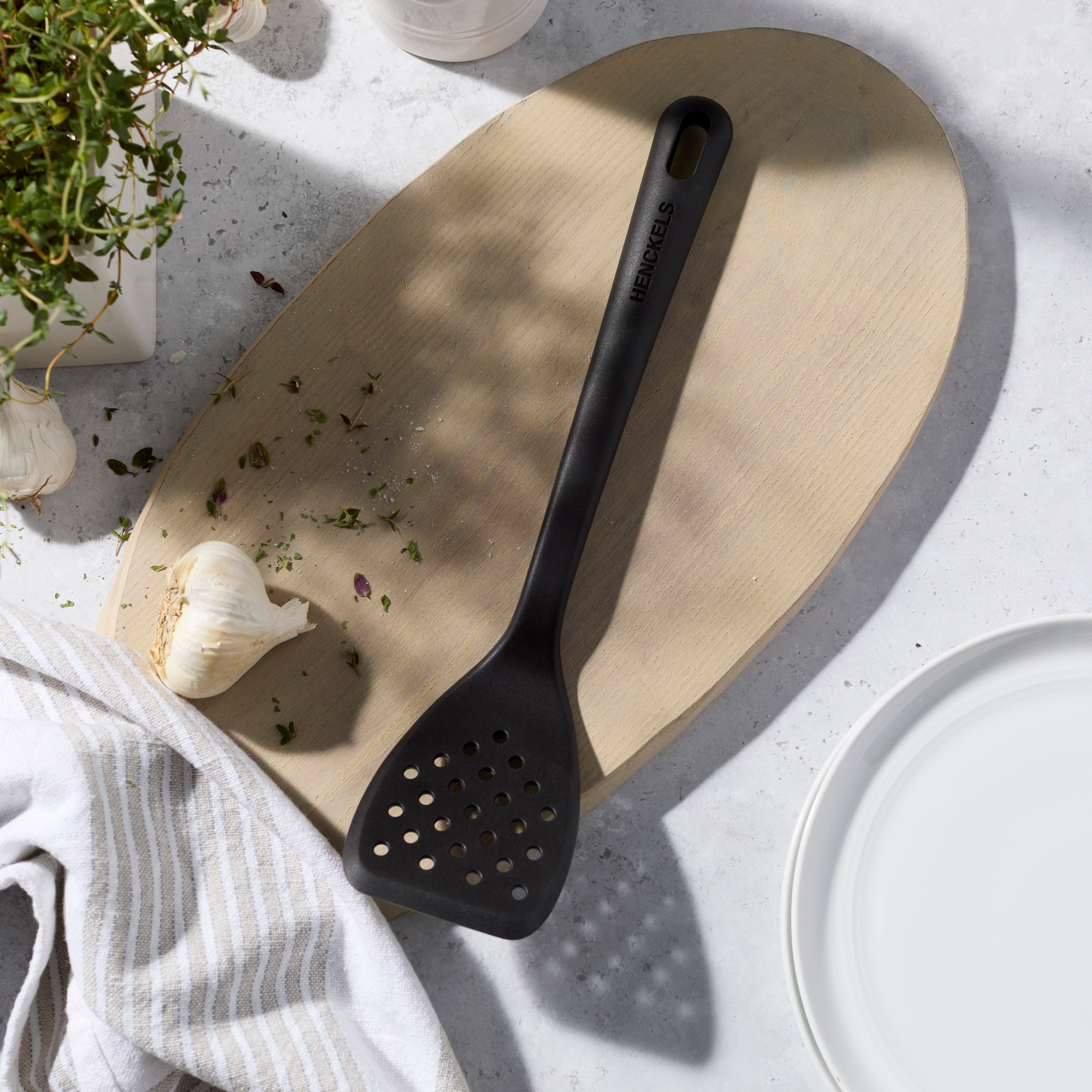 HENCKELS by ZWILLING Pfannenwender »Silicone Onyx« Hitzebeständig, Aufhänge-Öse, Silikon