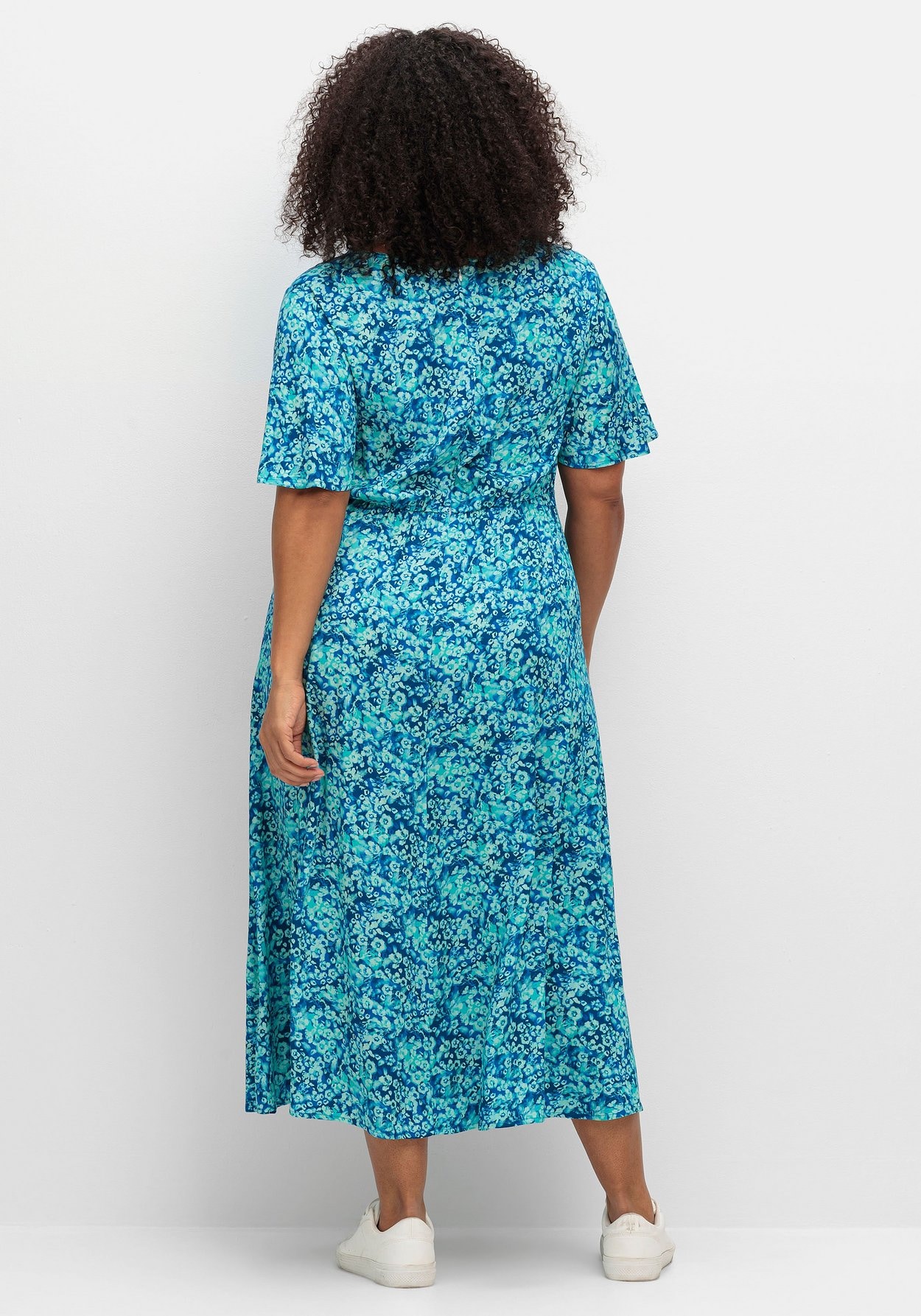 Sheego Sommerkleid »Maxikleid mit Knotendetail in der Taille«, mit Knotendetail in der Taille