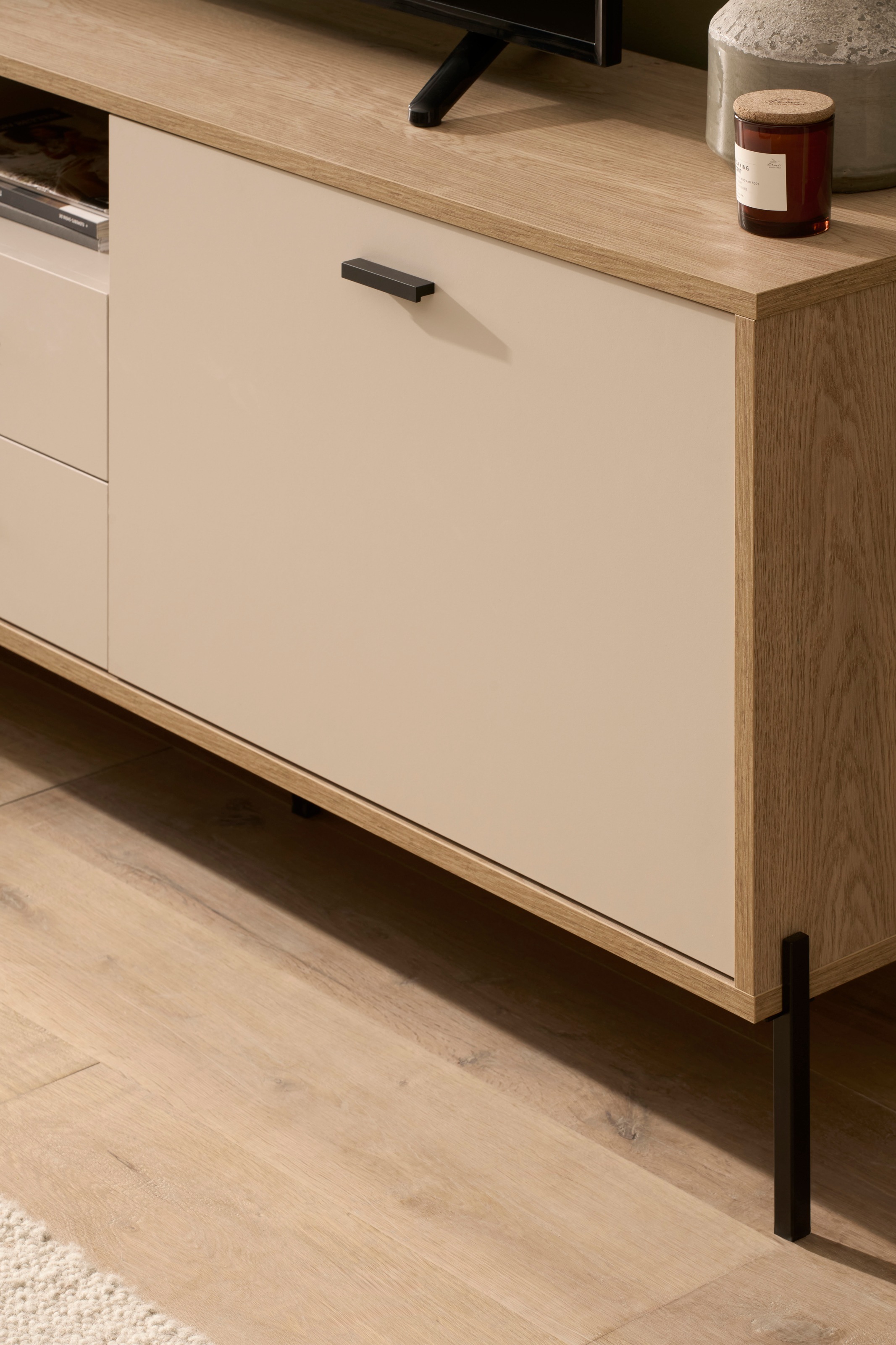 Home affaire Lowboard »Fredericia, TV-Schrank in Kaschmir, moderner TV-Unterschrank, Kommode« zeitlos, schwarze Metallgriffe und -füße, ausreichend Stauraum