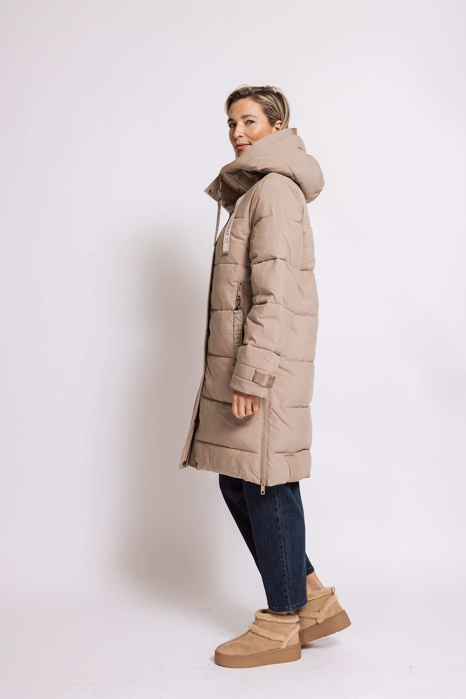 Zhrill Steppmantel »JEN« Winter-Mantel mit Kapuze und aus Lyocell und Polyamid, Casual Passform