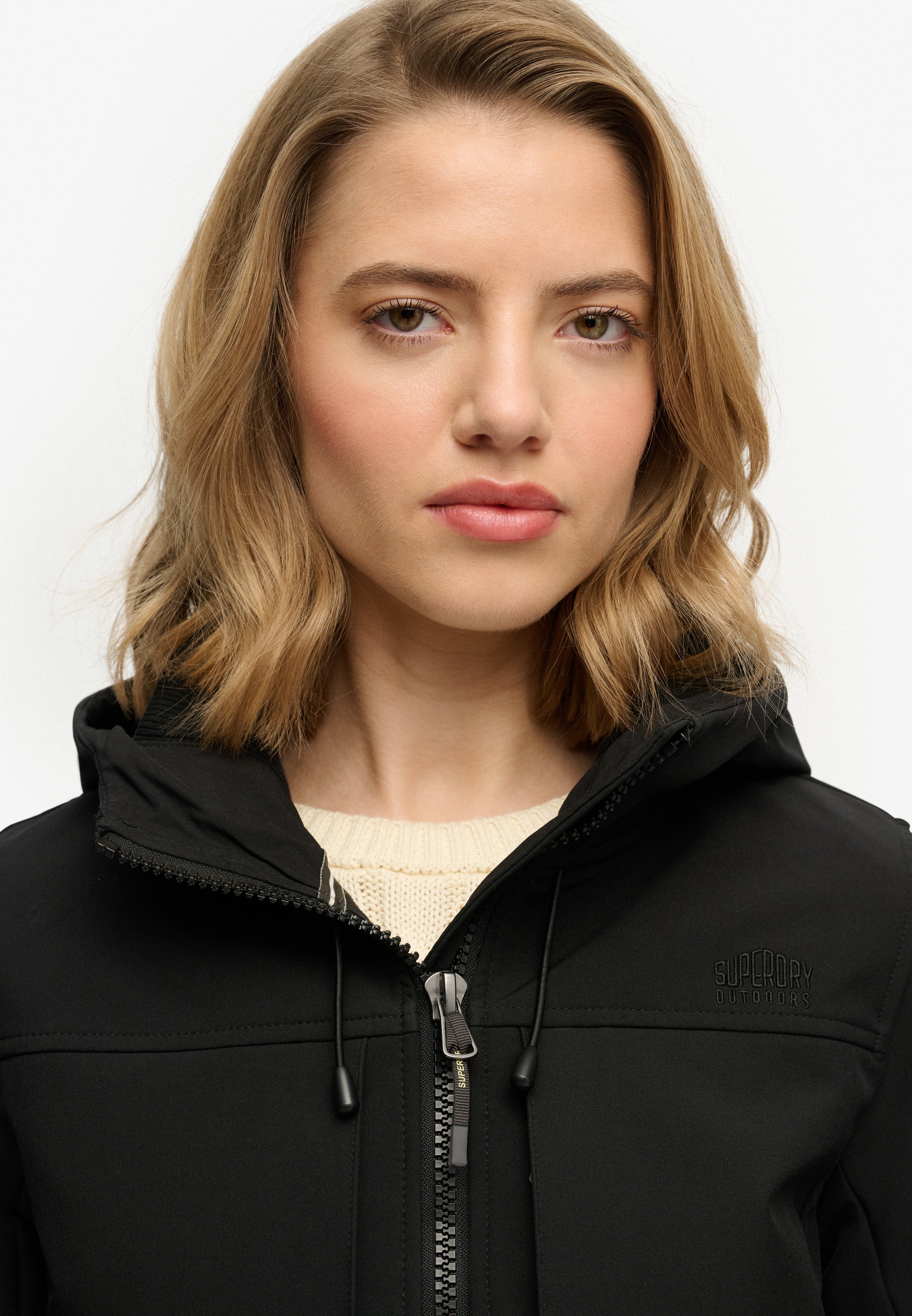 Superdry Outdoorjacke »HOODED CLASSIC TREKKER JACKET« mit Kapuze