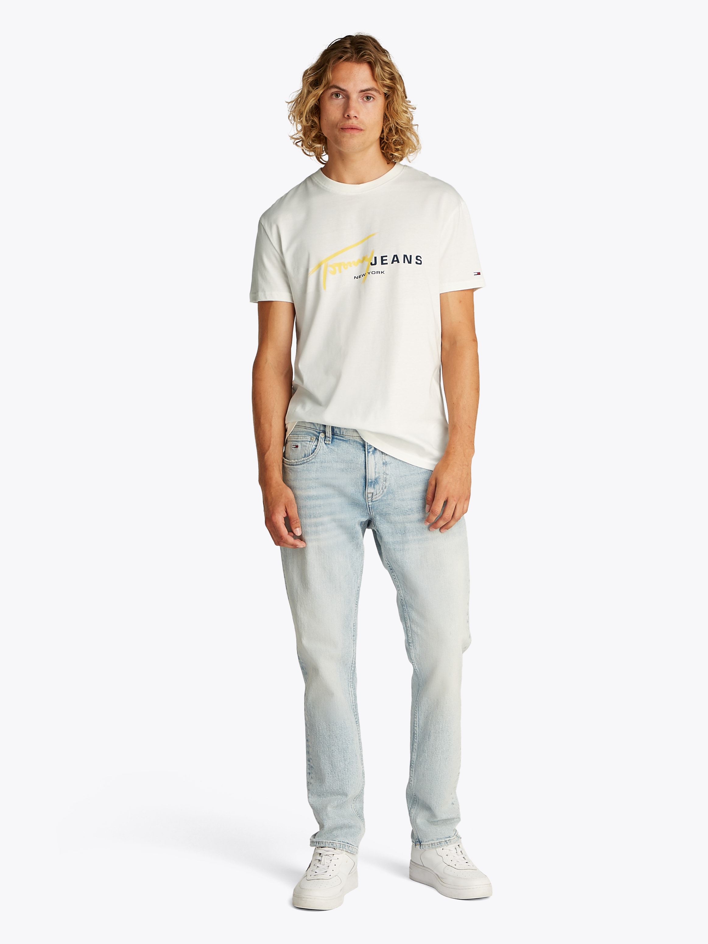 Tommy Jeans Kurzarmshirt »TJM REG SIGNTR DNA TEE EXT«, Mit Rundhalsausschnitt