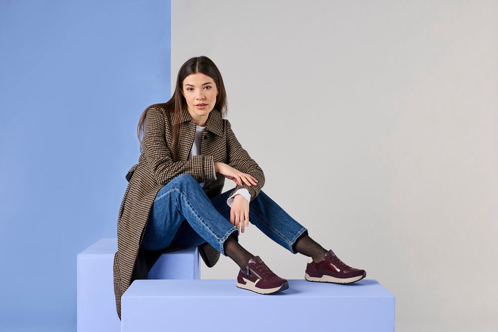 Rieker Sneaker  Freizeitschuh, Schnürschuh, Halbschuh mit modischen Akzenten