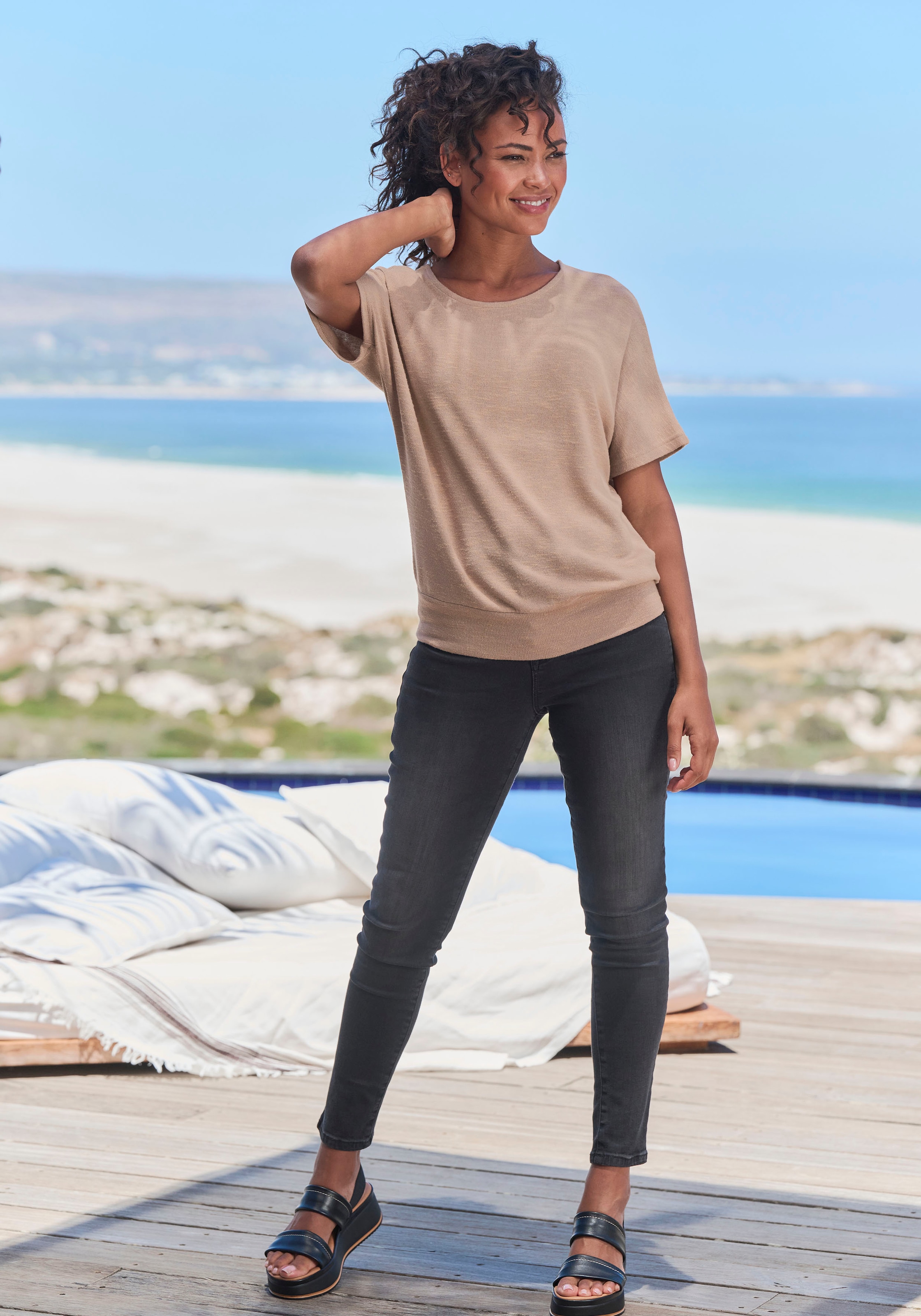 Vivance Kurzarmshirt »mit breitem Bund«, aus weichem Viskose-Feinstrick