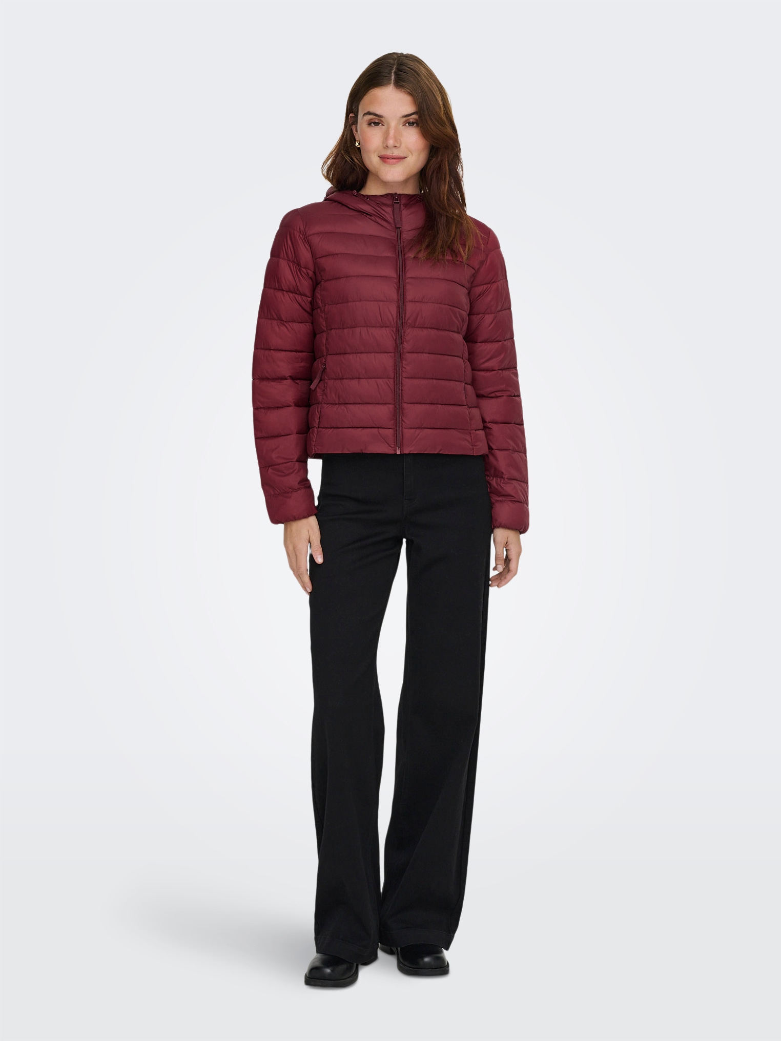 ONLY Steppjacke »ONLTAHIA LW QUILTED HOOD JKT OTW CC OTW« mit Kapuze