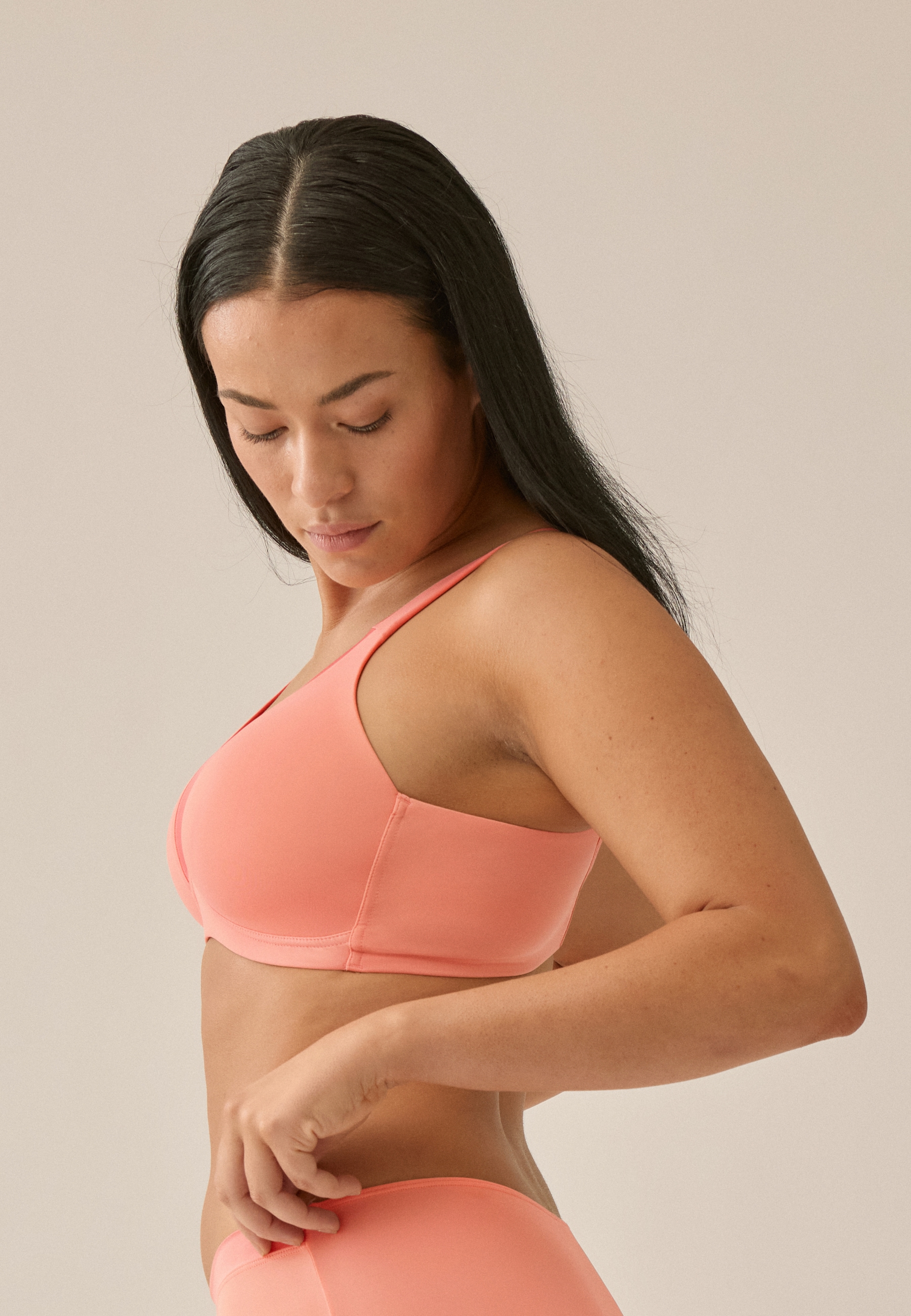 Naturana Bügelloser BH »The Wednesday« 1 Stk. mit Schale, Glanzband, breite Träger, weich, bequem, ohne Bügel