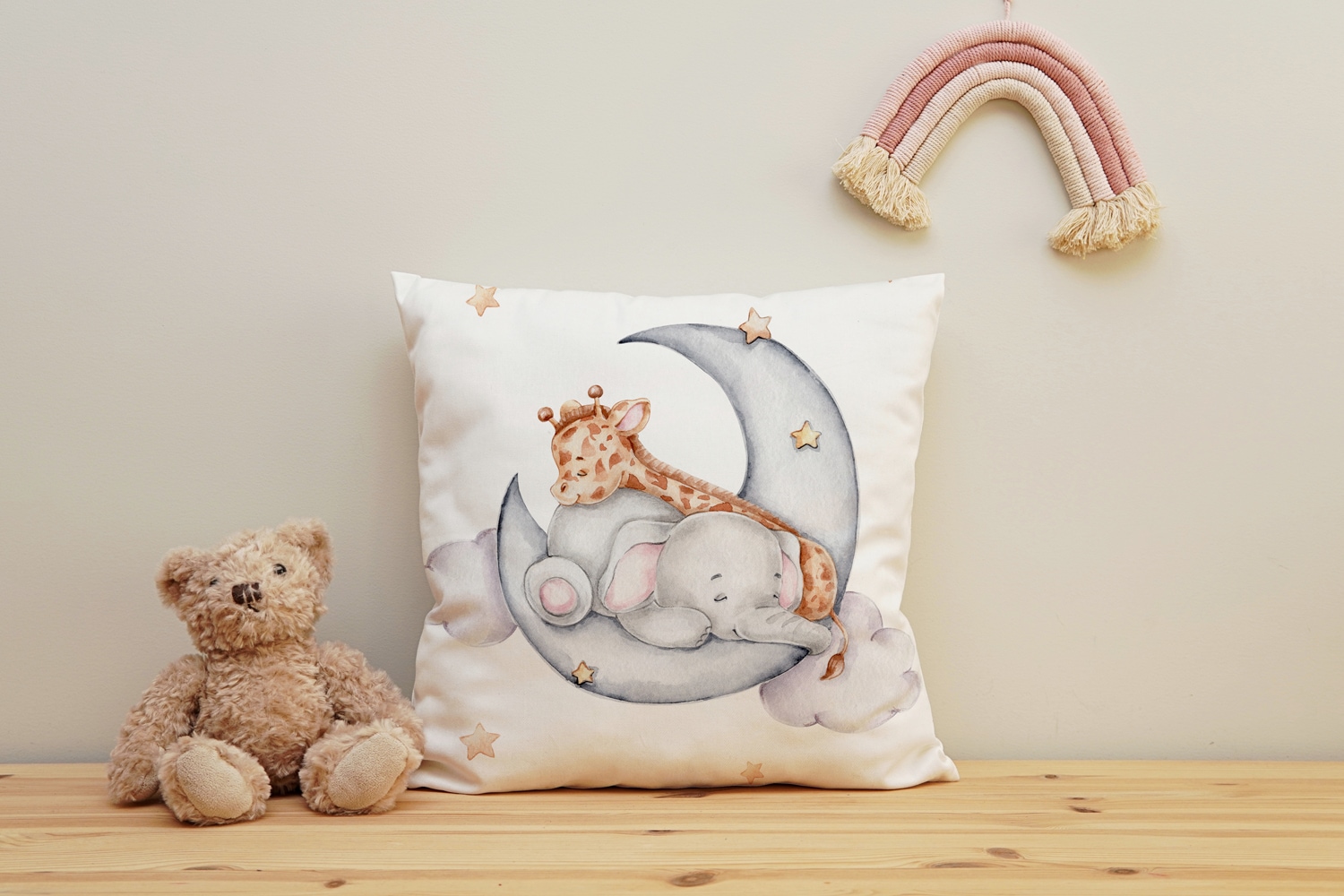 queence Dekokissen »Elefant und Giraffe auf Halbmond«, Kissenhülle mit HD Premium Druck, geruchsneutral, 40x40cm