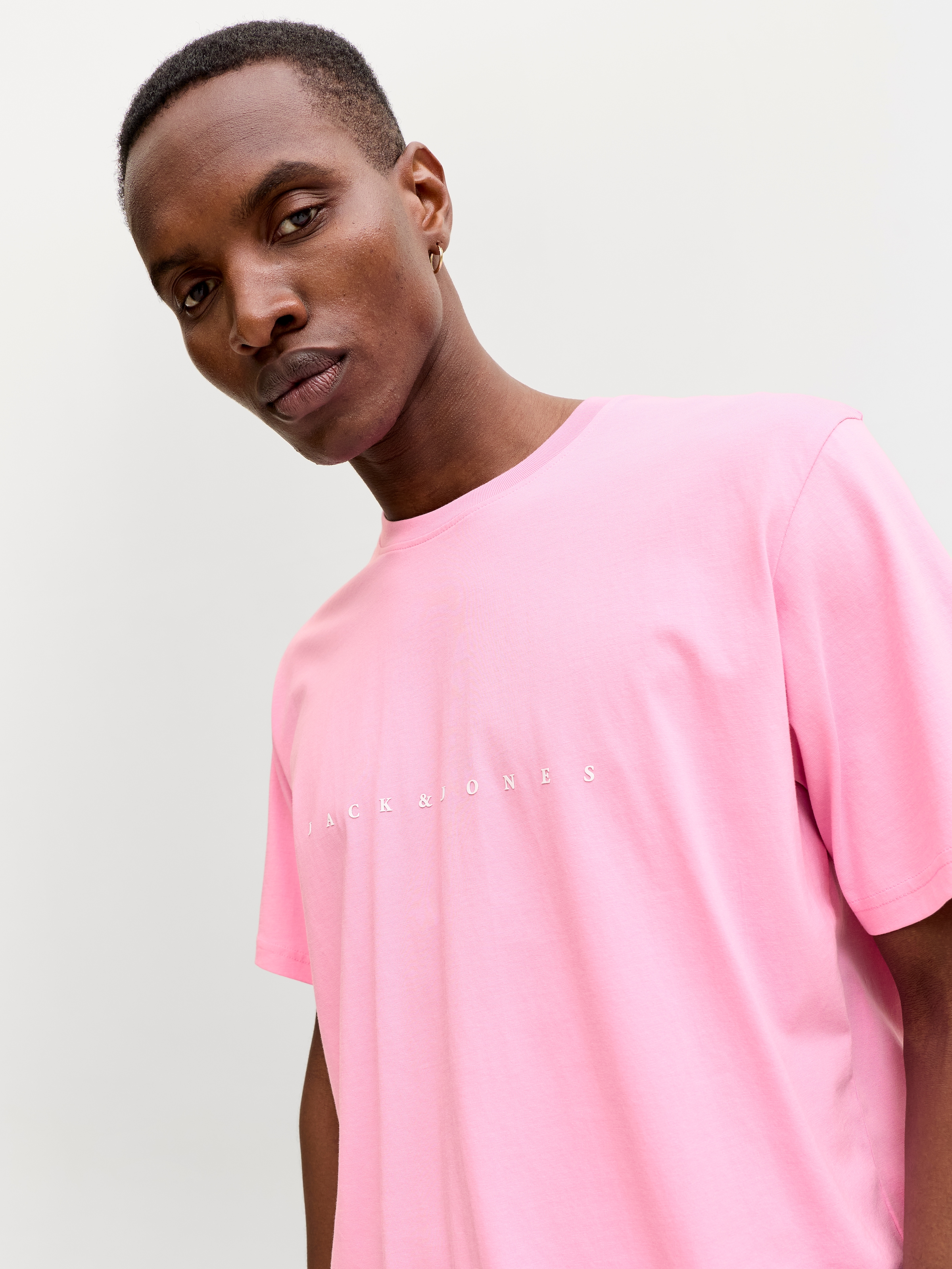 Jack & Jones Rundhalsshirt »JJESTAR mit Pigmentprint und Baumwollgefühl« Baumwolle, relaxed fit