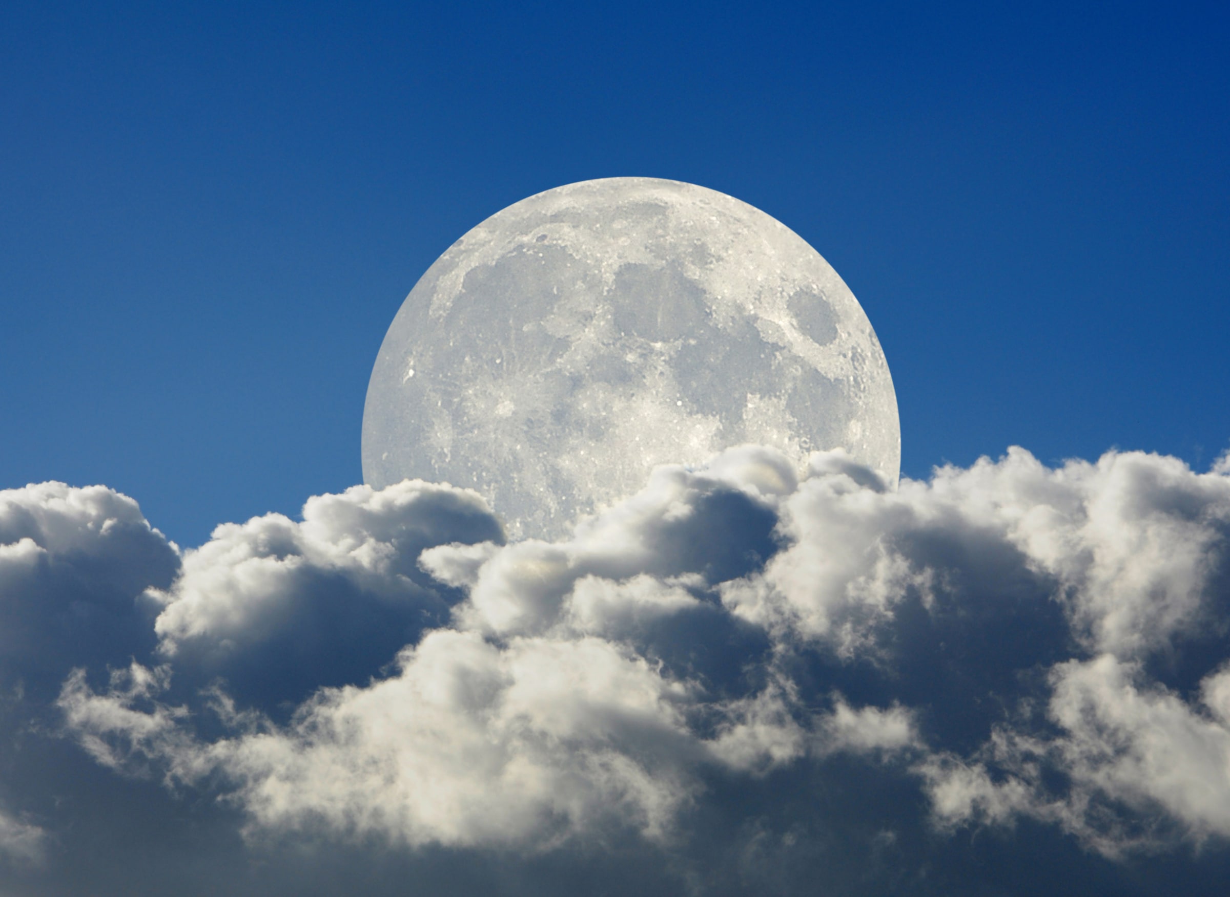 Fototapete »Big Moon and Clouds«