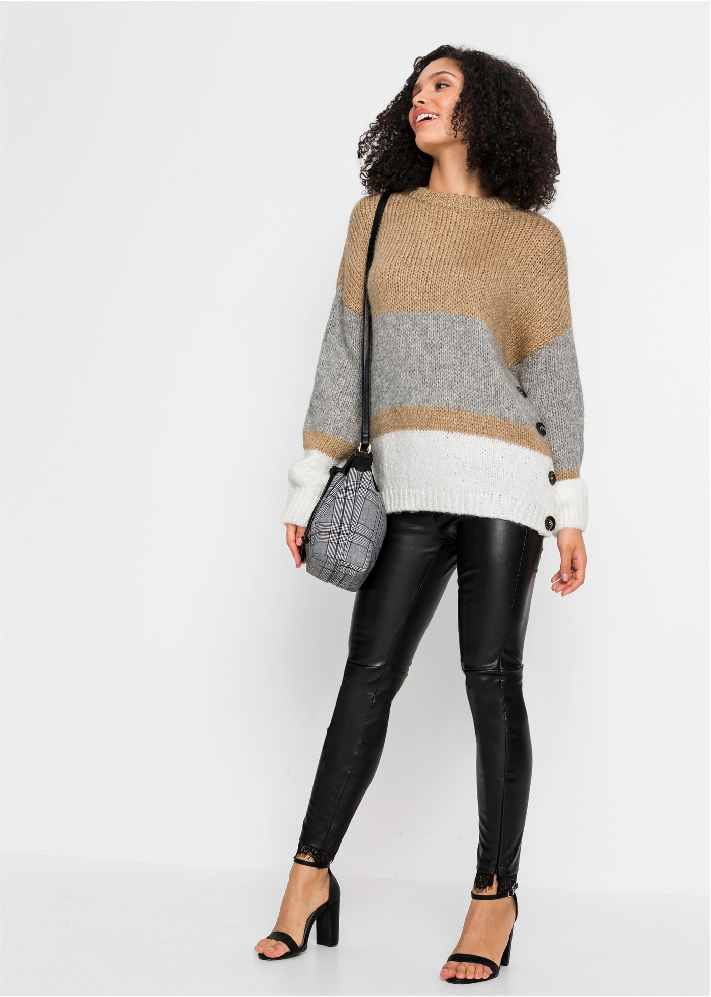 bonprix Strickpullover aus Polyacryl und Polyester, mit Knopfleiste, in Oversize-Passform