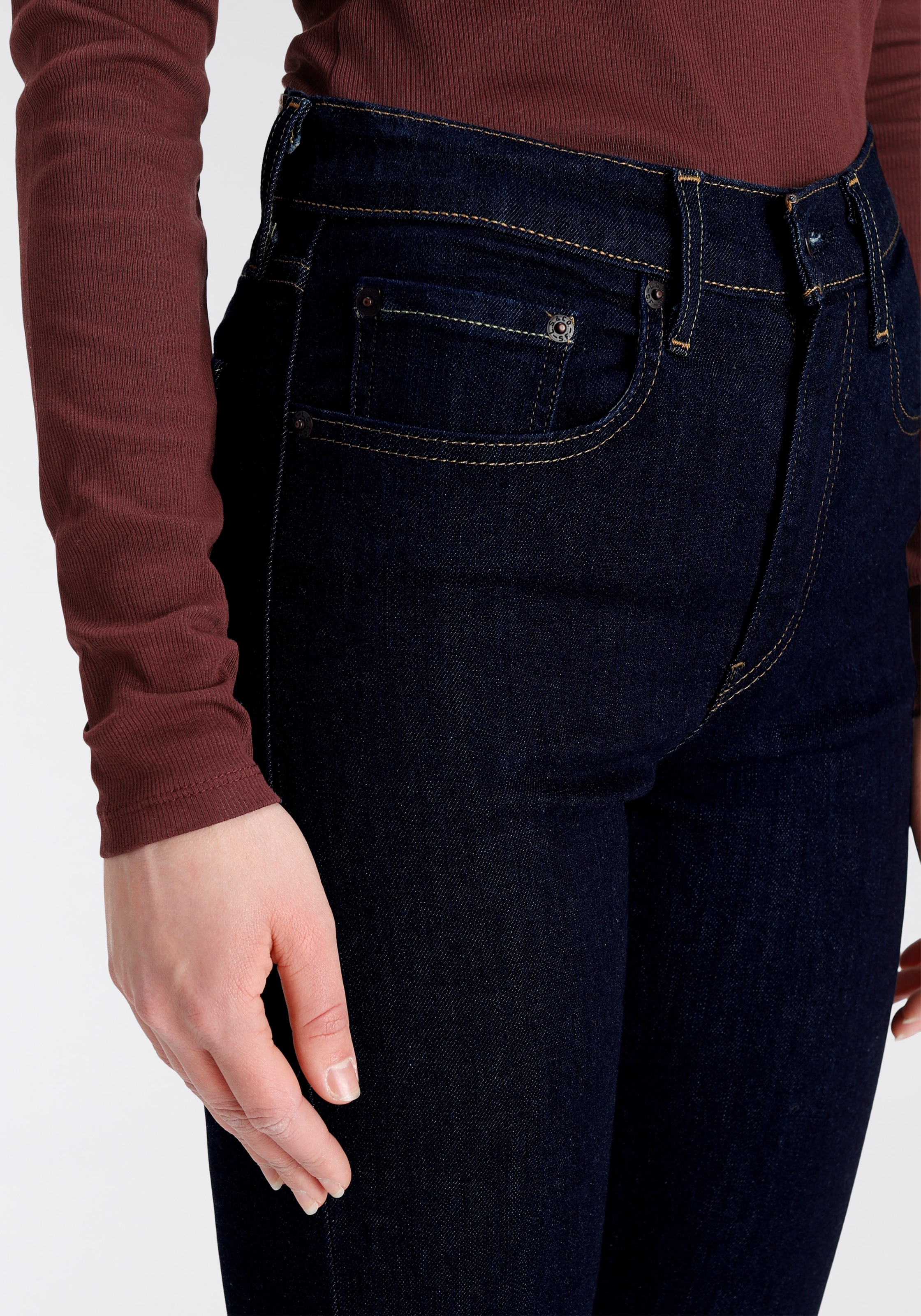 Levi's® Straight-Jeans »724 High Rise Straight« bei ♕
