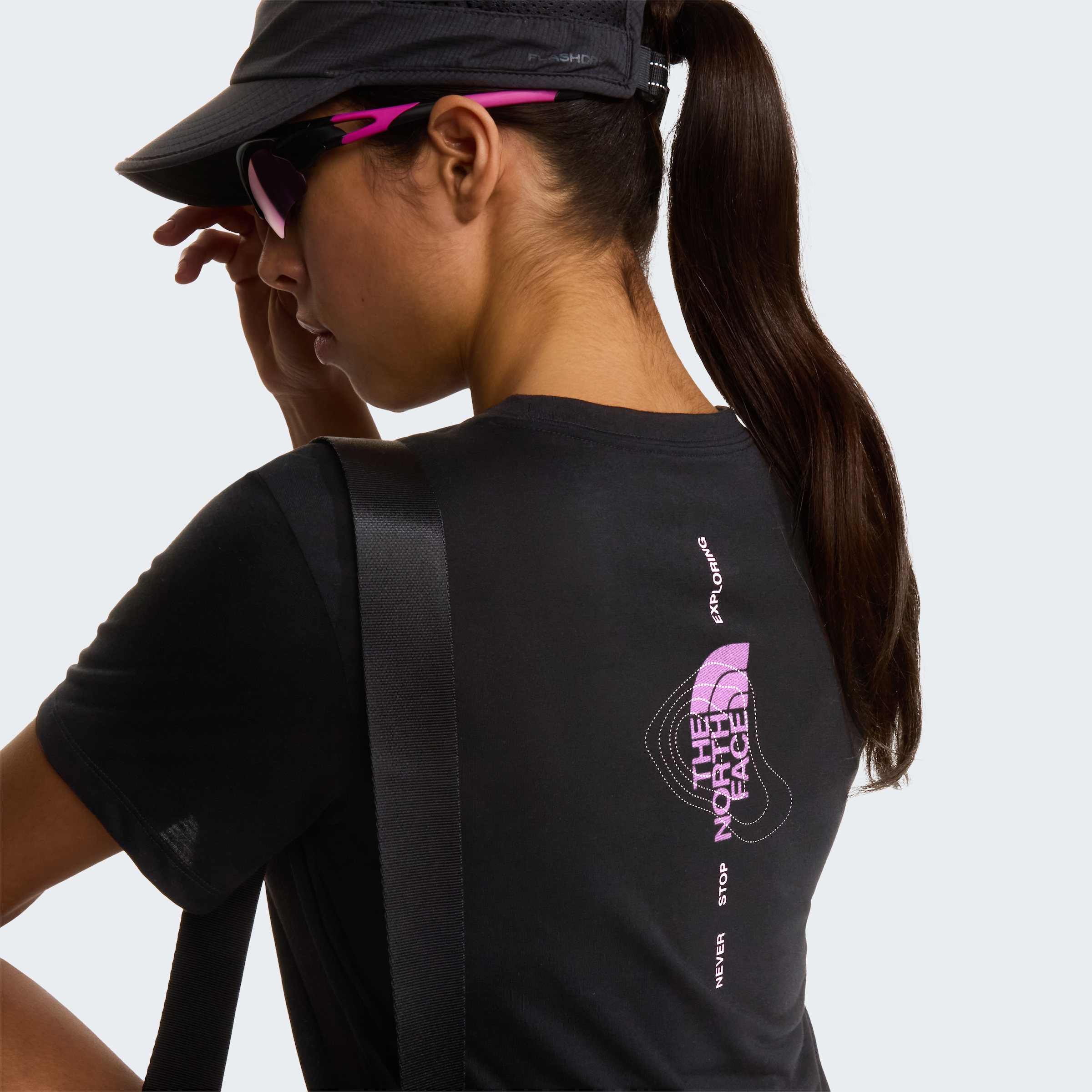 The North Face T-Shirt »W BITMAP LOGO SHORT SLEEVES TEE-GRAPHIC« sportlicher Stil, Kurzarm, für Sportmode und Outdoormode
