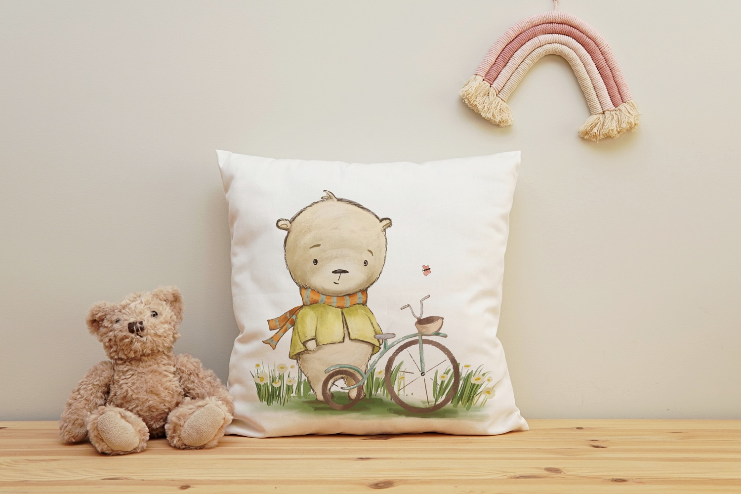 queence Dekokissen »Bär mit Farrad«, Kissenhülle mit HD Premium Druck, geruchsneutral, 40x40cm