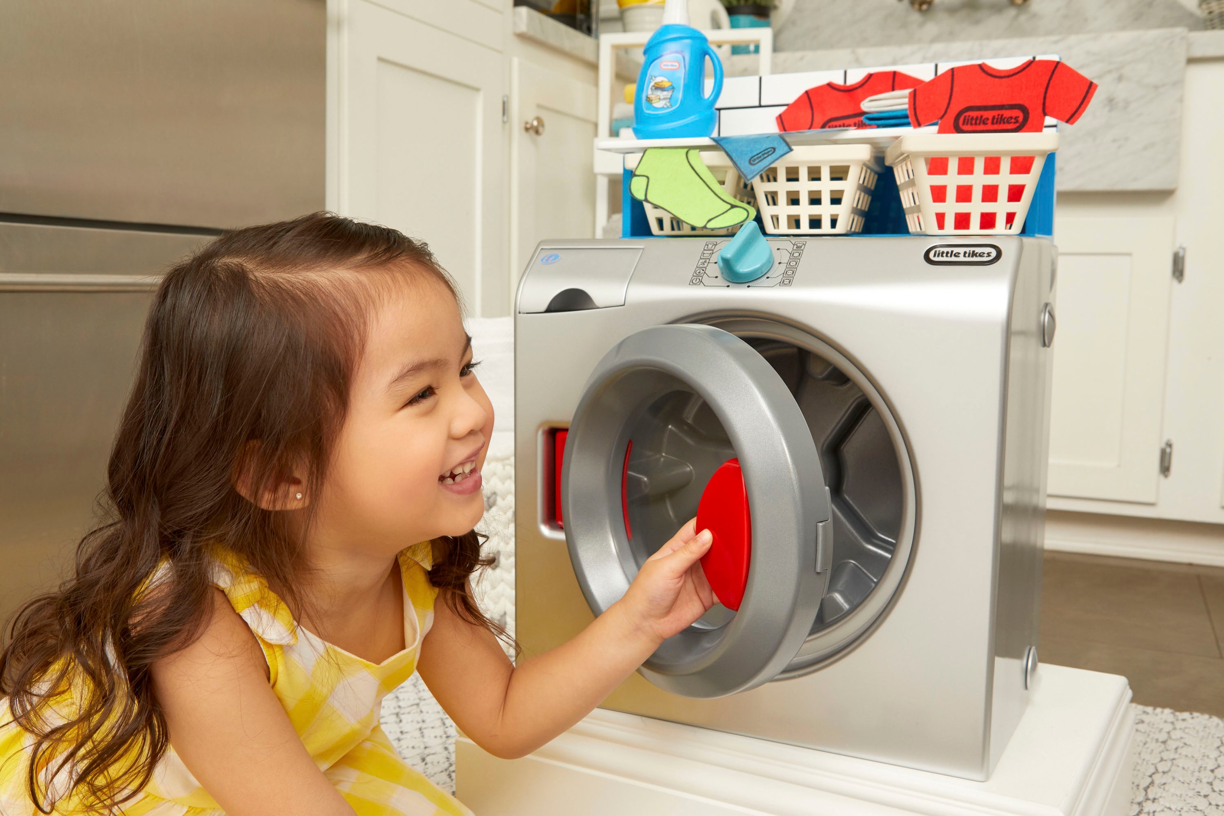 Little Tikes® Kinder-Waschmaschine »First Washer-Dryer«, mit Trockner; mit Licht und Sound