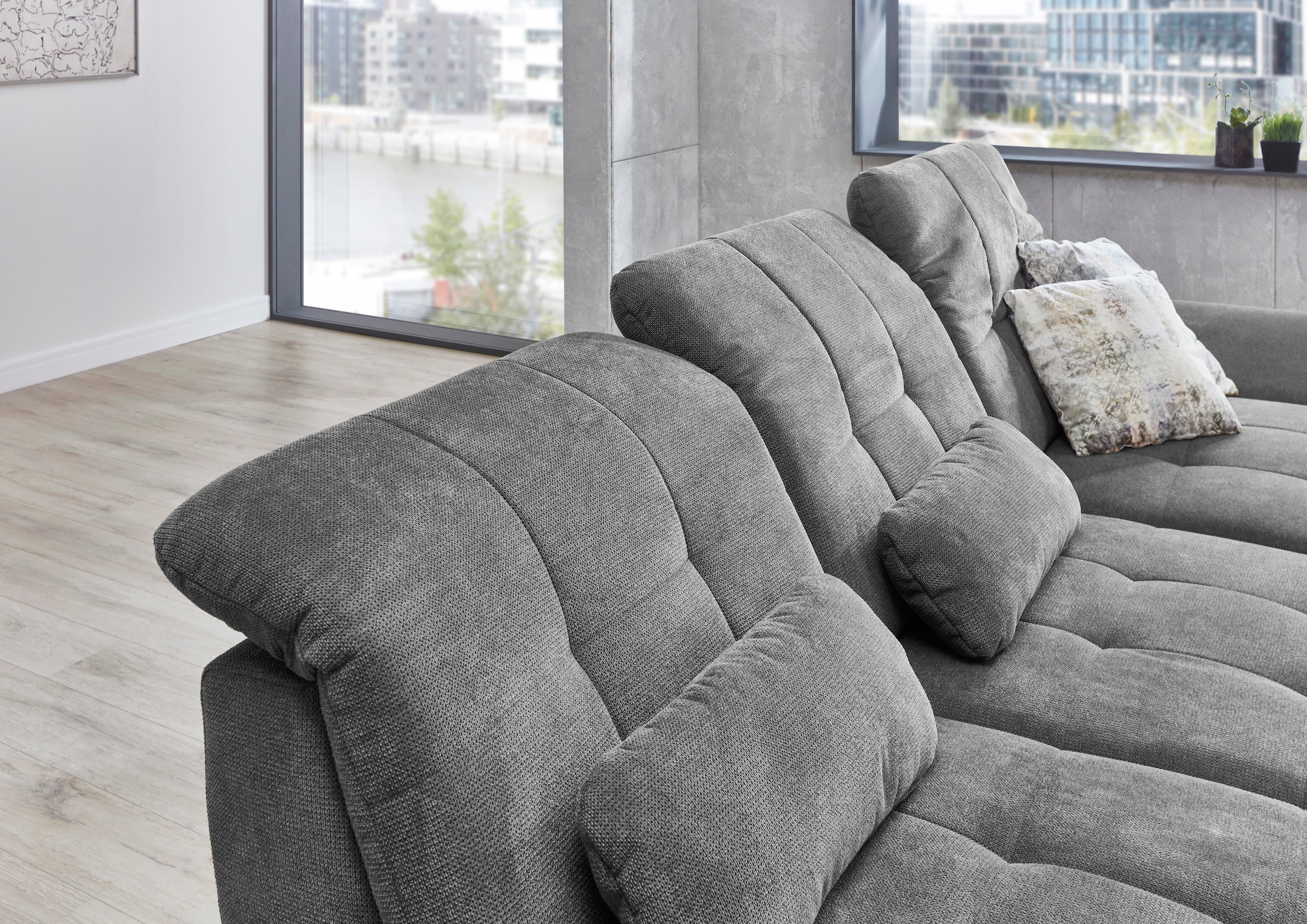Die PlanBar Ecksofa »MP-IN17004 L-Form«, wahlweise mit Bettfunktion, Sitztiefen- und Kopfteilverstellung