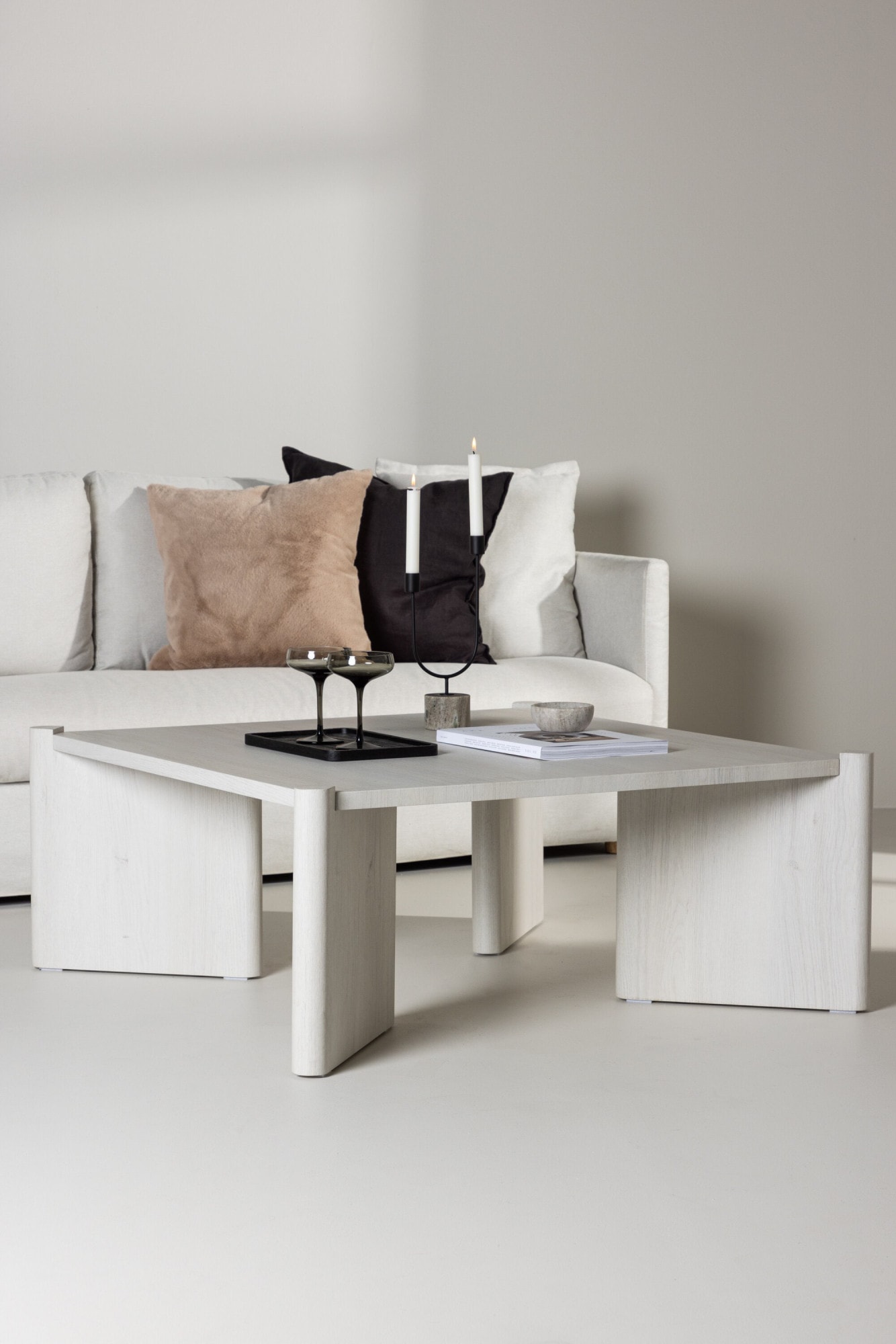 Venture Home Couchtisch »Rogaland, quadratischer Couchtisch, modern & elegant, 100 × 100 cm« Sofatisch, MDF, quadratisch, niedrig, geräumig, raffiniert