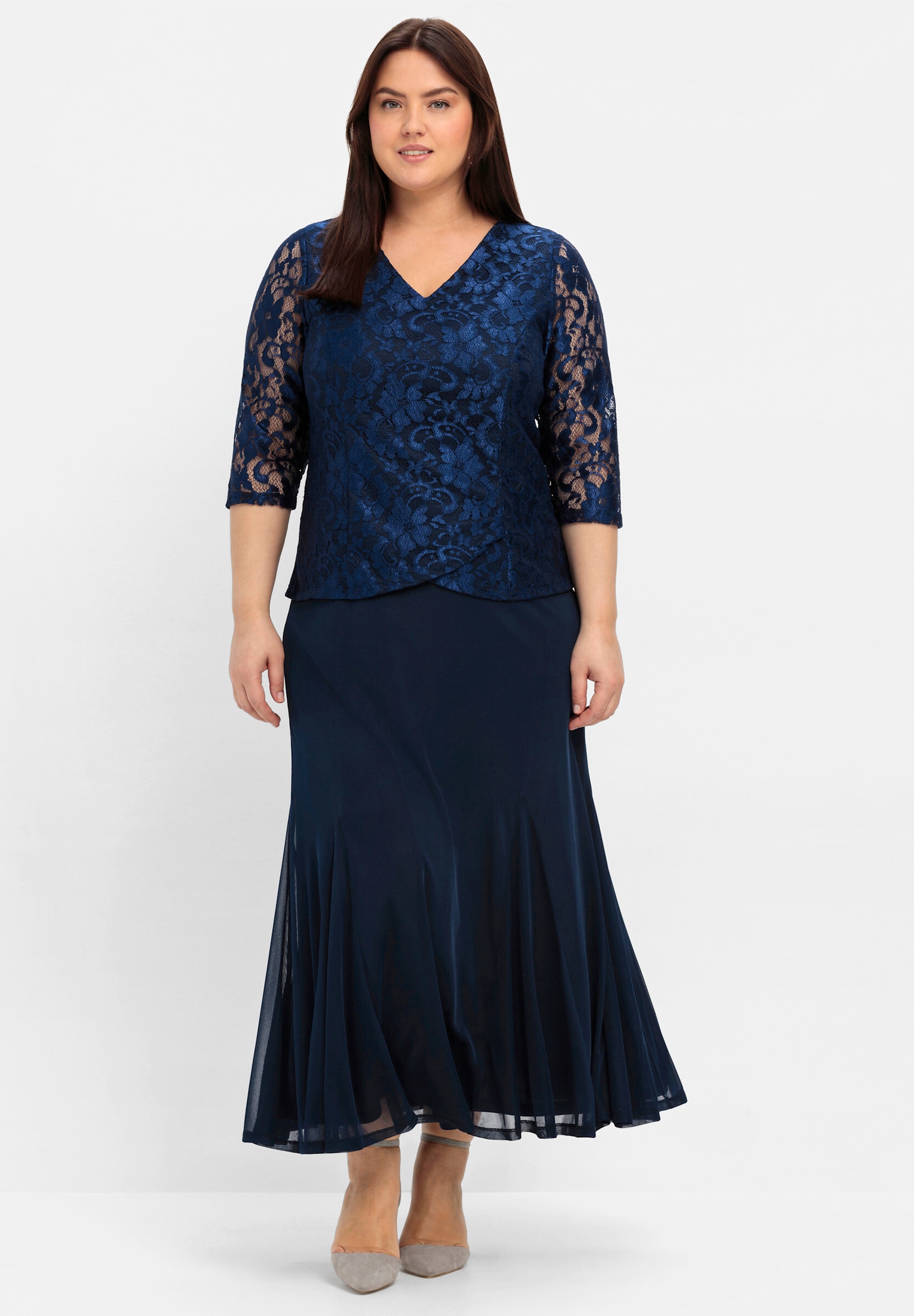 Sheego Maxikleid »Abendkleid Abendkleid mit Spitze und Mesh« Ohne Tasche mit floraler Spitze