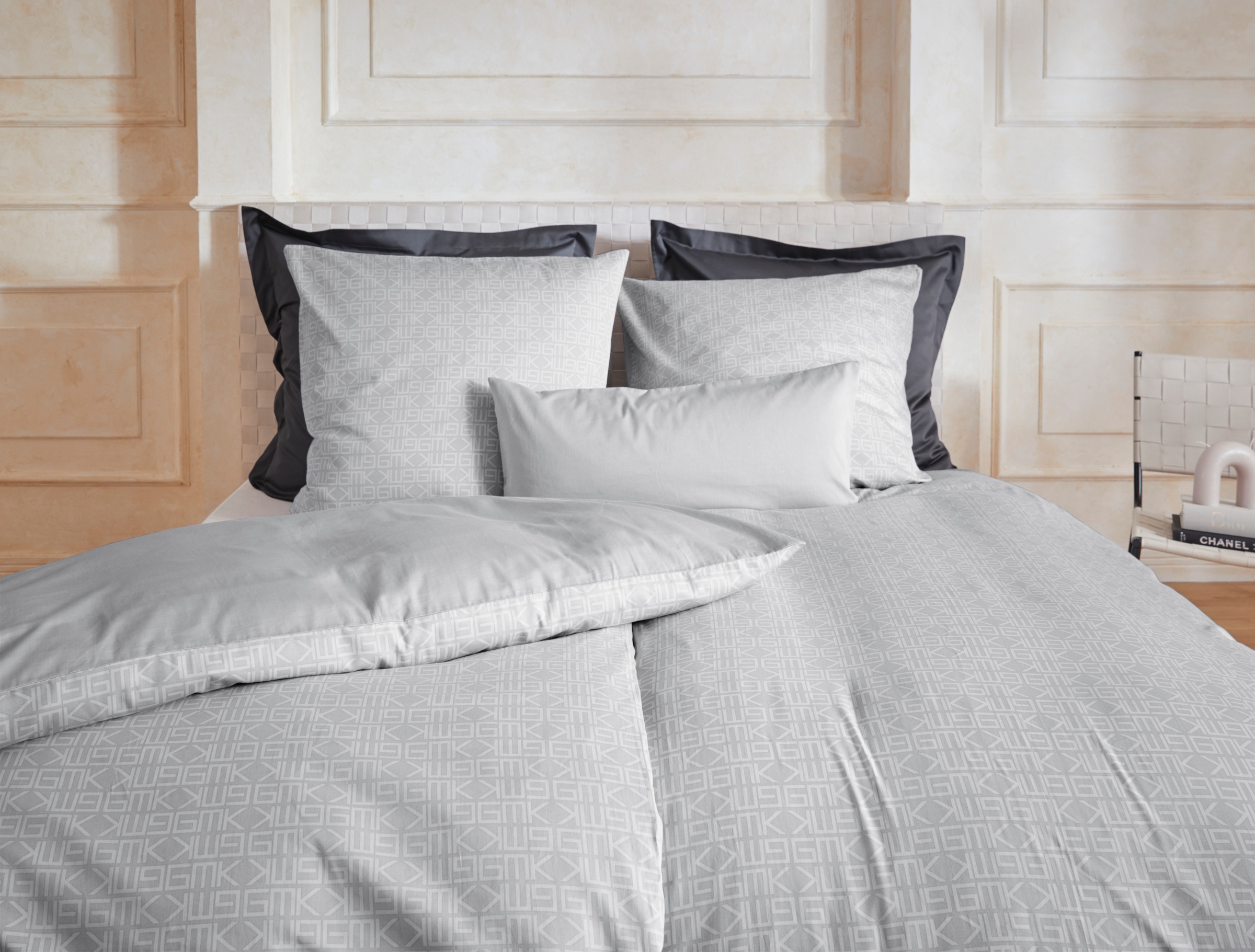 Guido Maria Kretschmer Home&Living Kissenbezug »Mila2«, (2 St., 2x 80x80cm), Satin Qualität, in Uni Design mit Flap