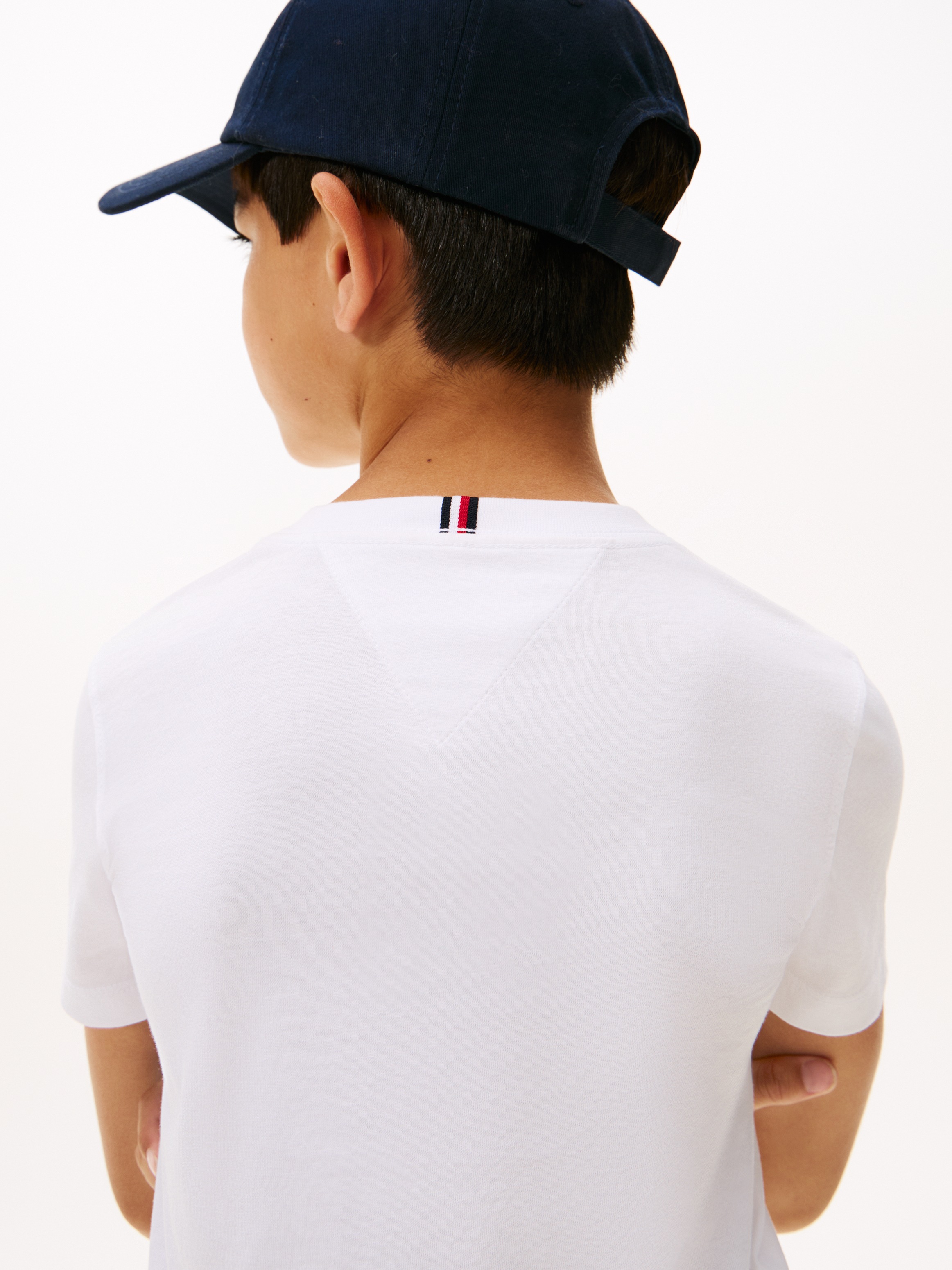 Tommy Hilfiger T-Shirt »ESSENTIAL COTTON TEE S/S«, mit Logostickerei