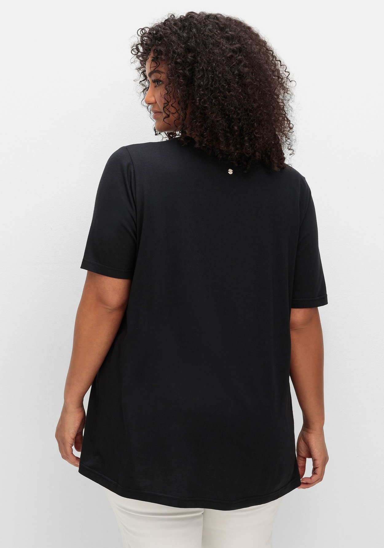Sheego T-Shirt »Shirt in A-Linie in A-Linie, mit Kellerfalten am Ausschnitt«, in A-Linie, mit Kellerfalten am Ausschnitt