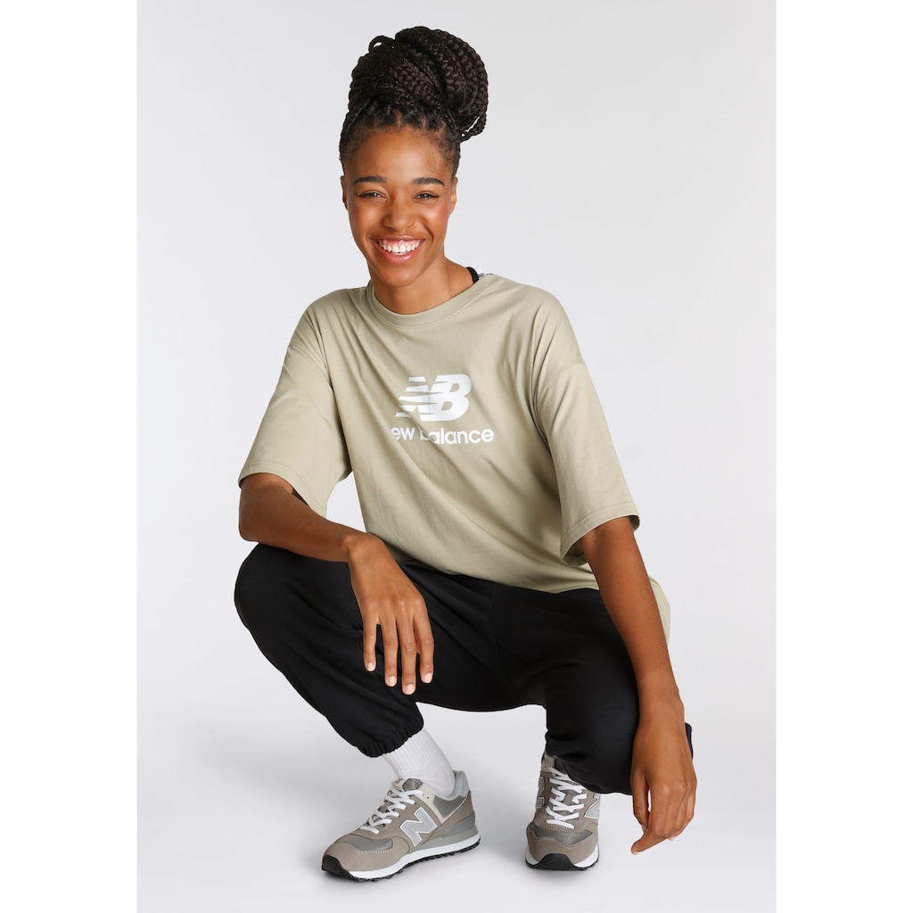 New Balance T-Shirt »NB ESSENTIALS STACKED LOGO OVERSIZED T-SHIRT«