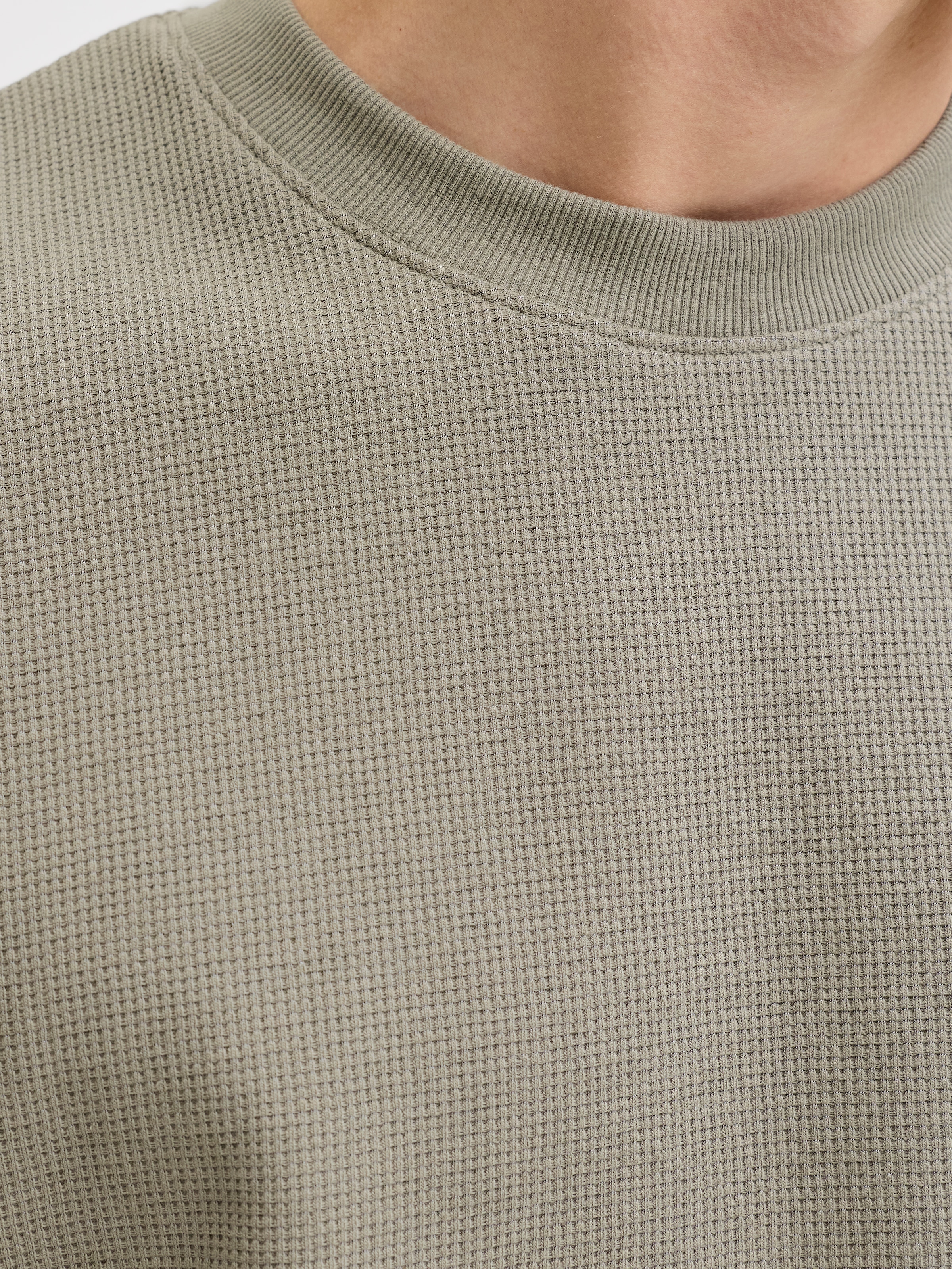 Jack & Jones Rundhalsshirt »JJEAUSTIN TEE SS NOOS« Materialmix, relaxed fit