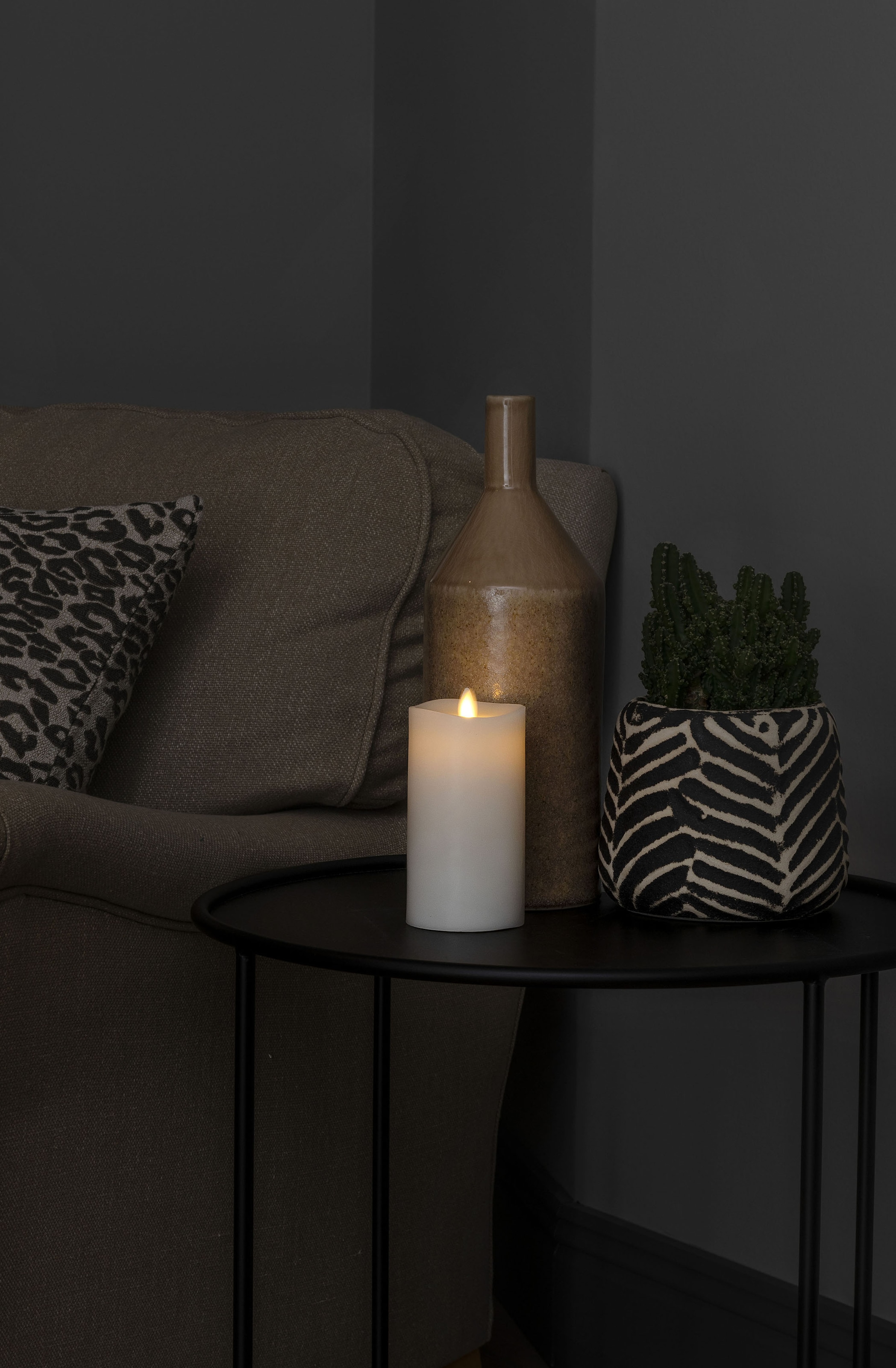 KONSTSMIDE LED-Kerze LED Echtwachskerze cremeweiß, mit 3D Flamme und geschmolzener Kante