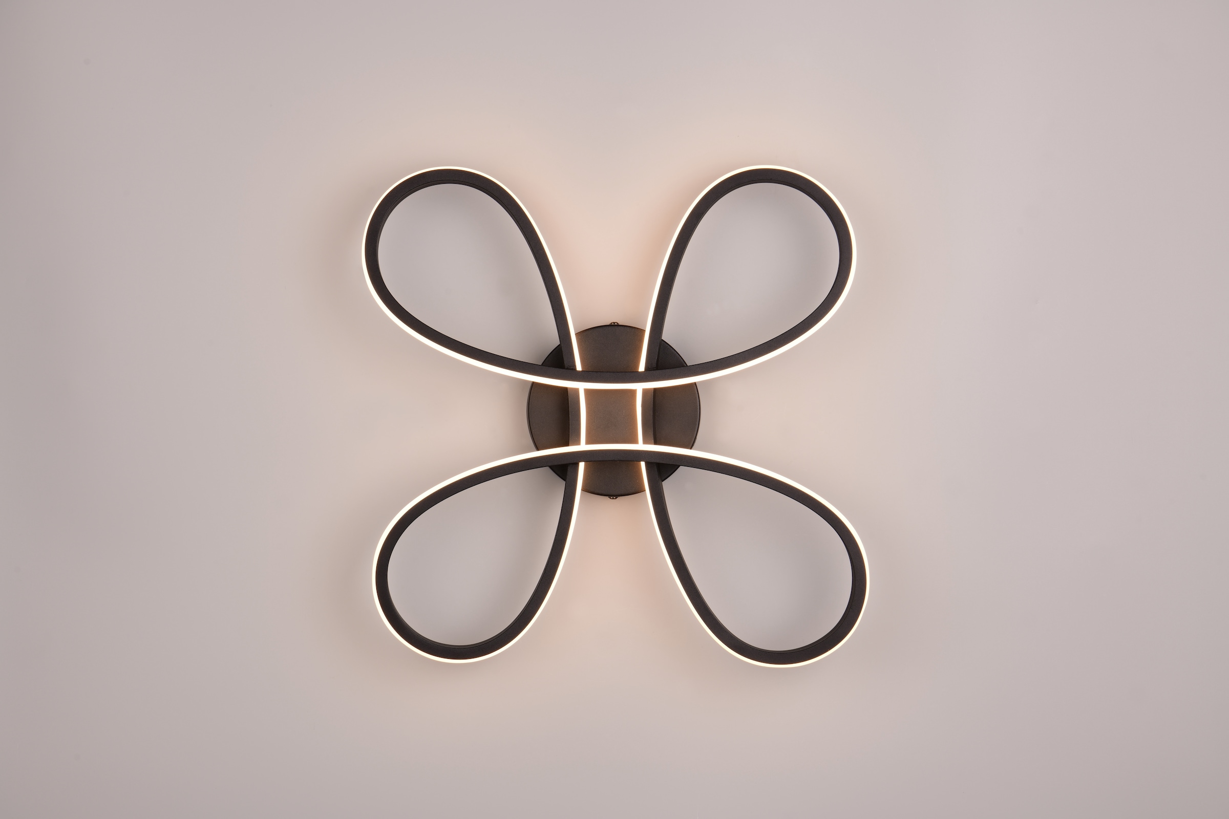 TRIO Leuchten LED Deckenleuchte »FLY, Deckenlampe LED 22W 2600 Lumen warmweiß 3000K 3-Stufen dimmbar« LED-Board 1 Stk. Warmweiß Maße 40x40 cm, LED Band Schleife Deckenlampe Schlafzimmer Wohnzimmer