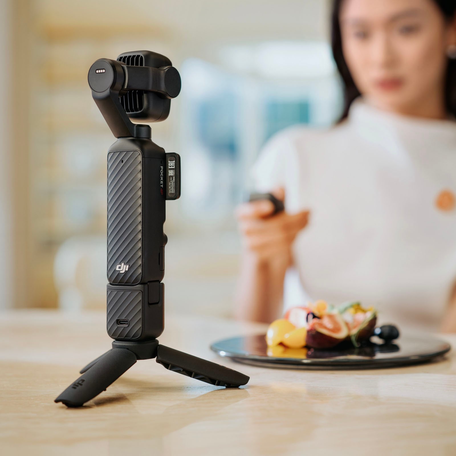 DJI Kompaktkamera »Osmo Pocket 4P (Pro) Vlog Combo« , 37 , 3 fach fach x opt. Zoom , Bluetooth
