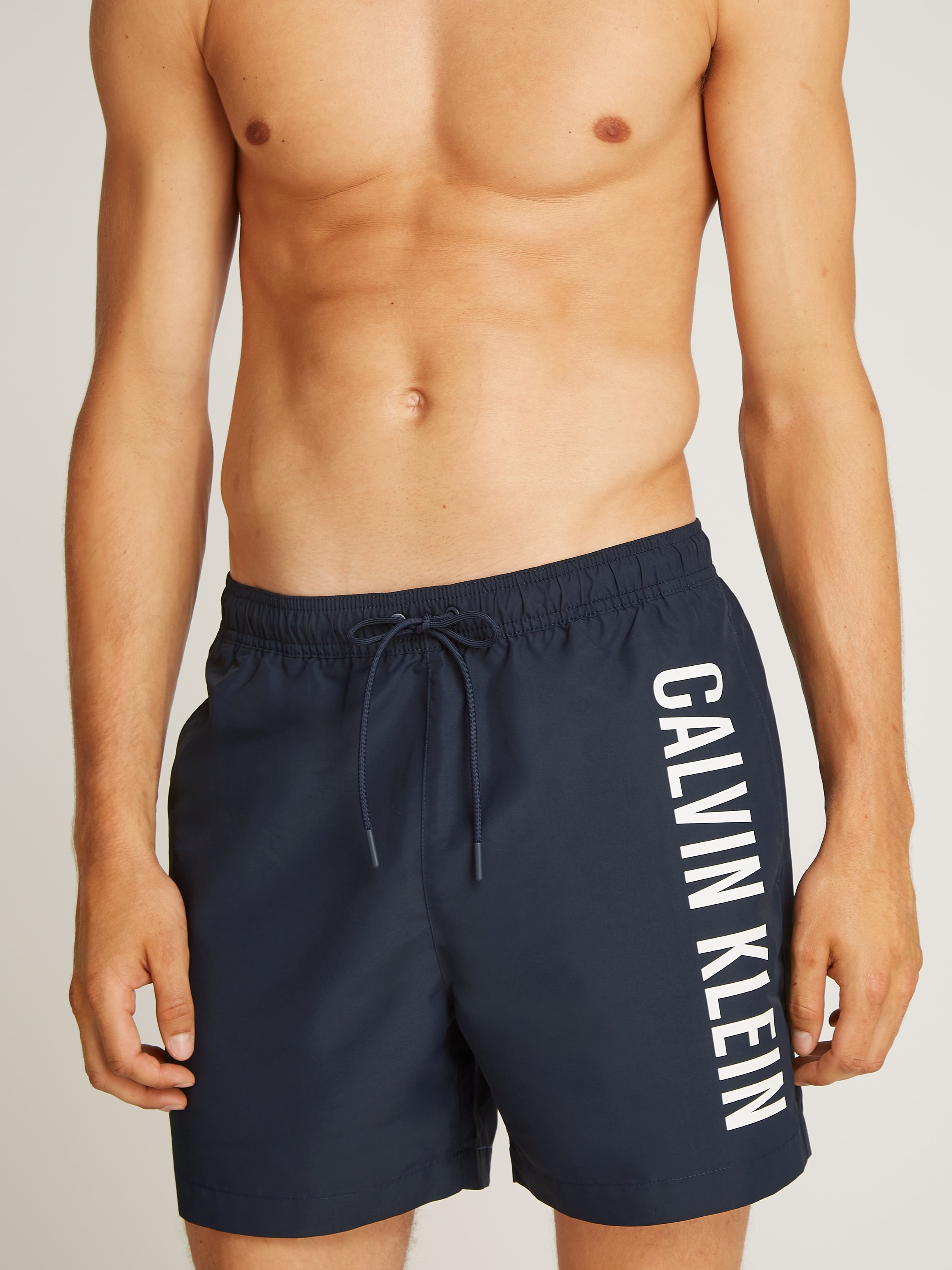 Calvin Klein Swimwear Badeshorts »MEDIUM DRAWSTRING«, mit großem Logo