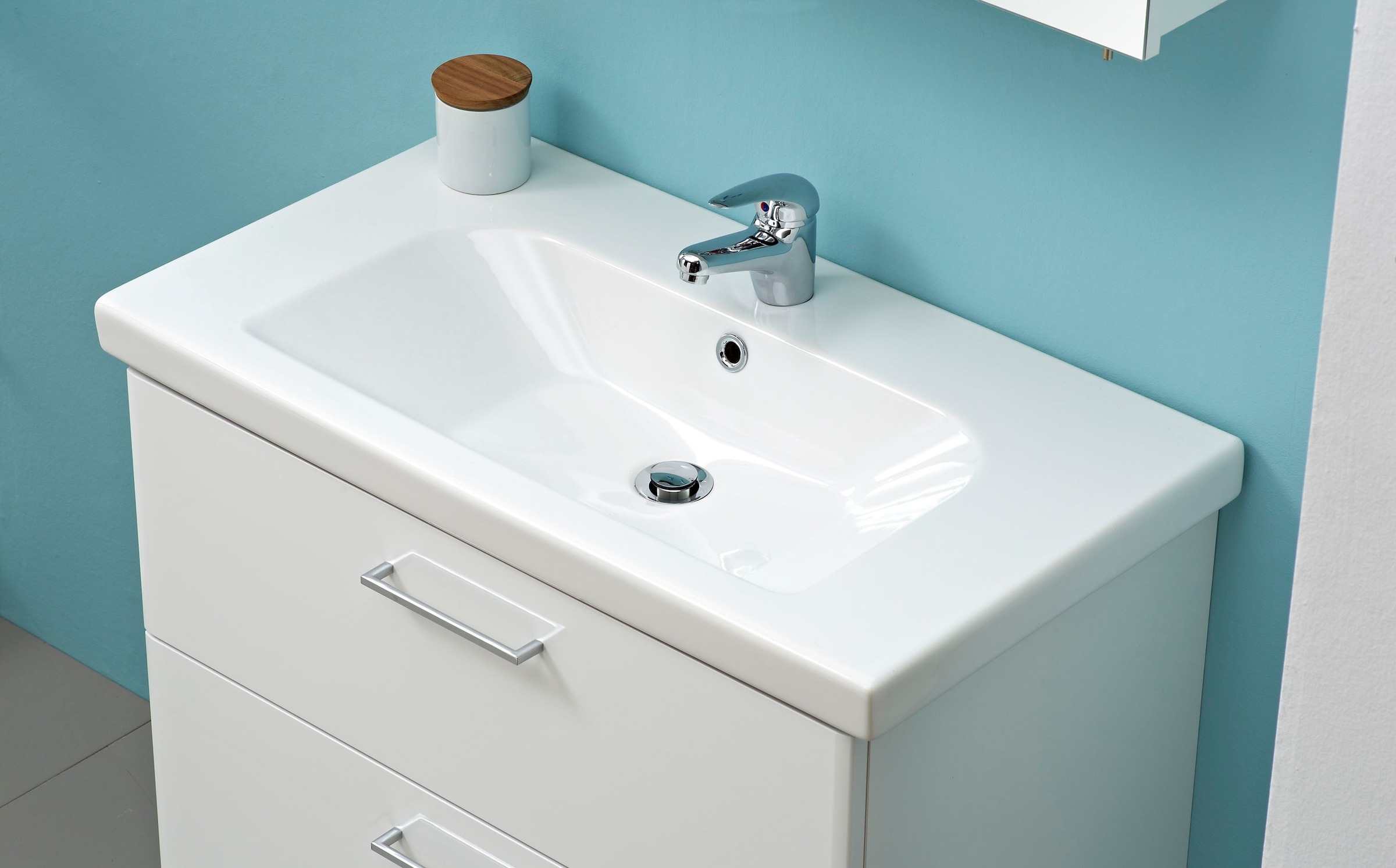 Saphir Badmöbel-Set »Quickset 316 3-teilig, Keramikwaschtisch mit LED-Spiegelschrank«, (4 St.), mit Midischrank, 5 Türen, 2 Schubladen, 1 Klappe, inkl. Türdämpfer