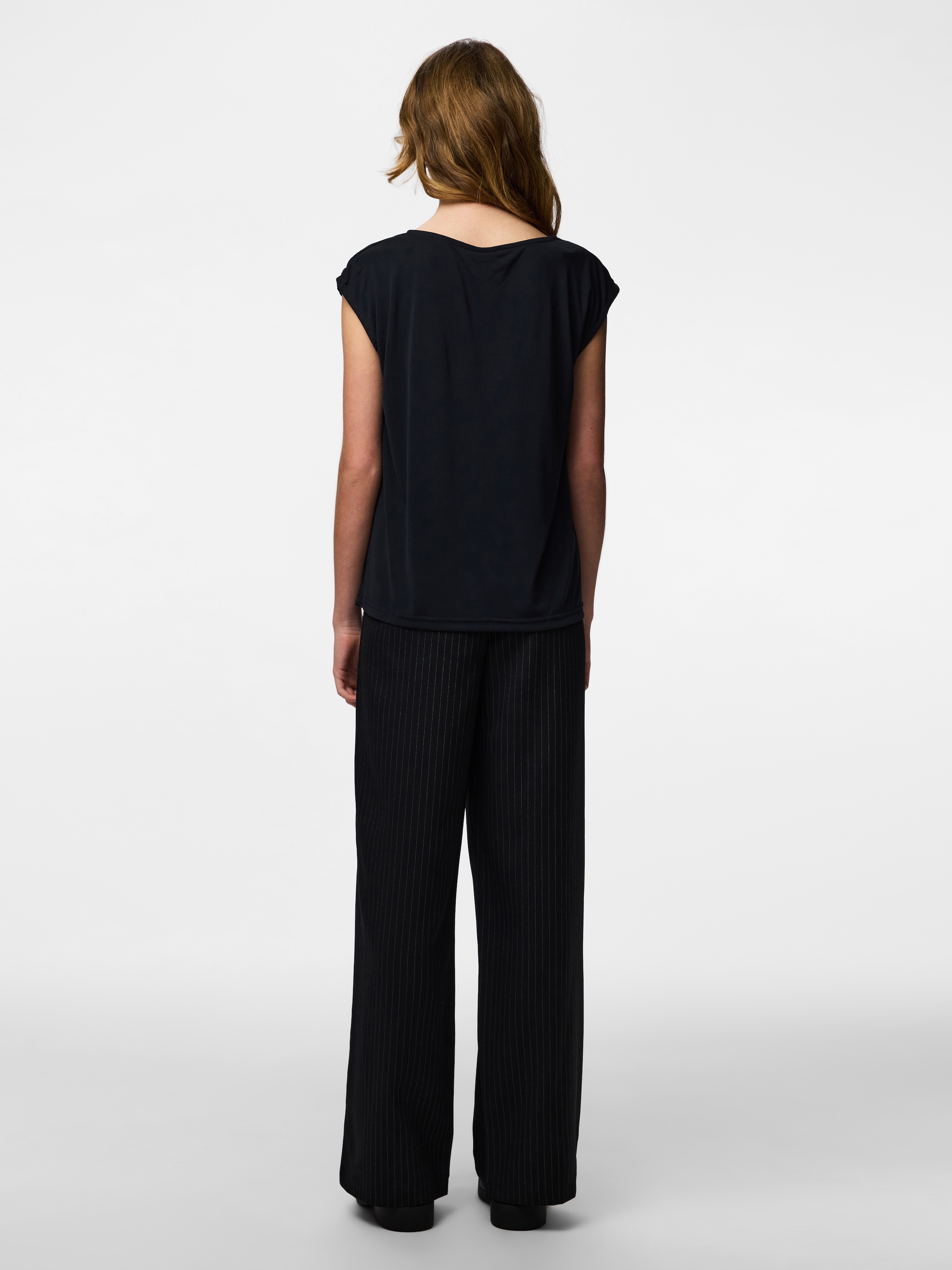 pieces Kurzarmshirt »PCKAMALA LACE V-NECK TEE  JRS NOOS BC«