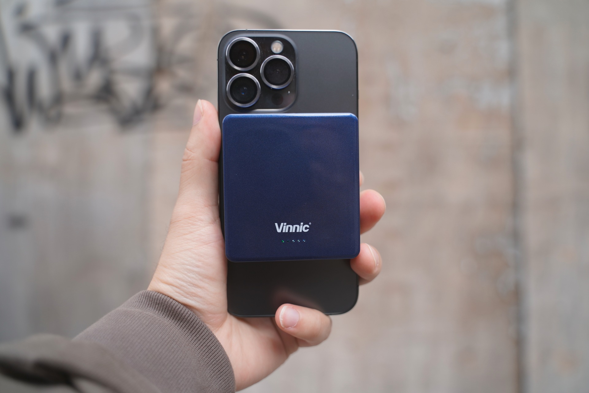 Vinnic Powerbank »MANA Magnetic Wireless Powerbank 8.000mAh«, Vinnic MANA Magnetic Wireless Powerbank 8.000mAh,clay