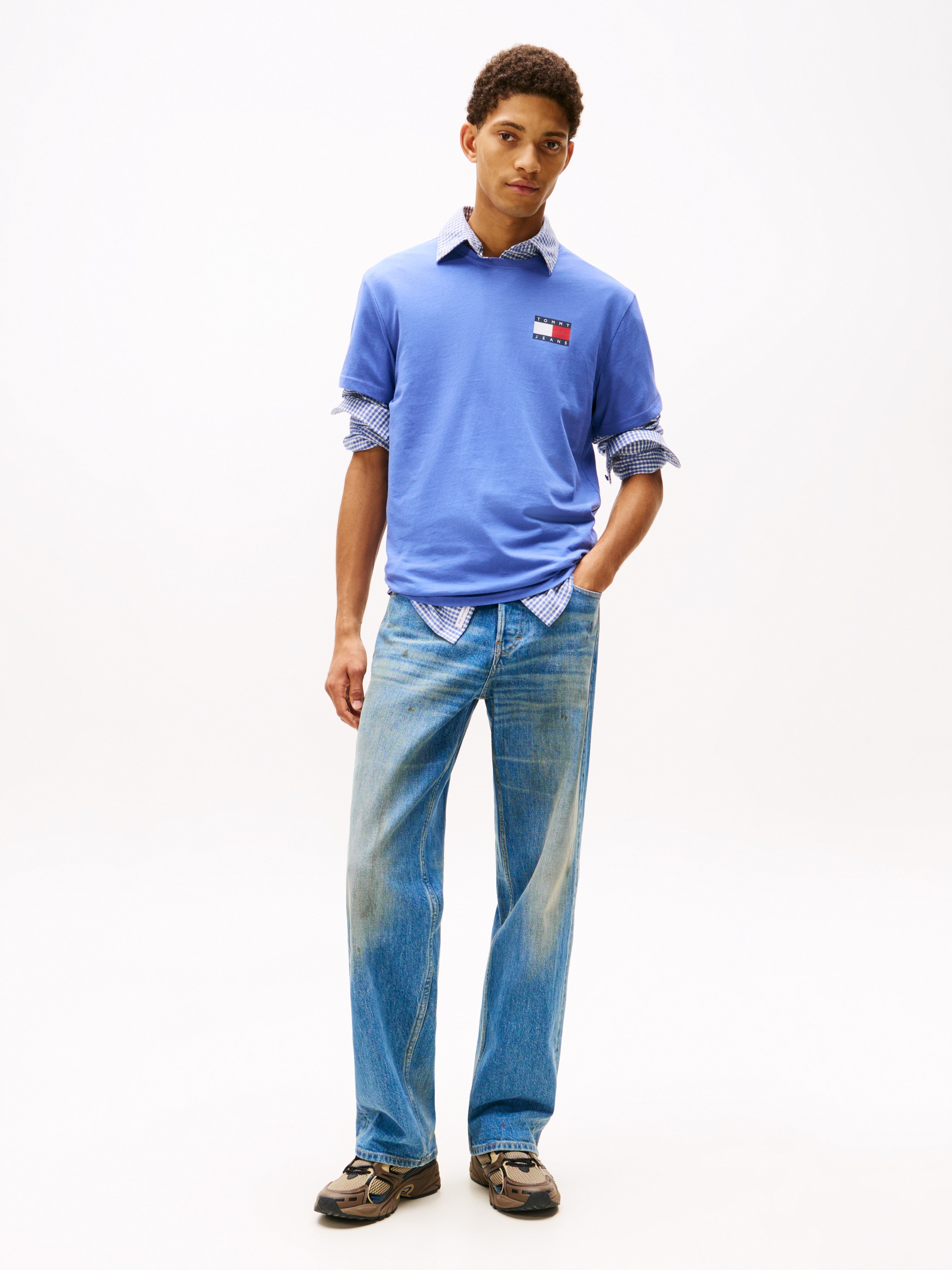 Tommy Jeans T-Shirt »TJM SLIM ESSENTIAL FLAG TEE EXT«, Mit Rundhalsausschnitt
