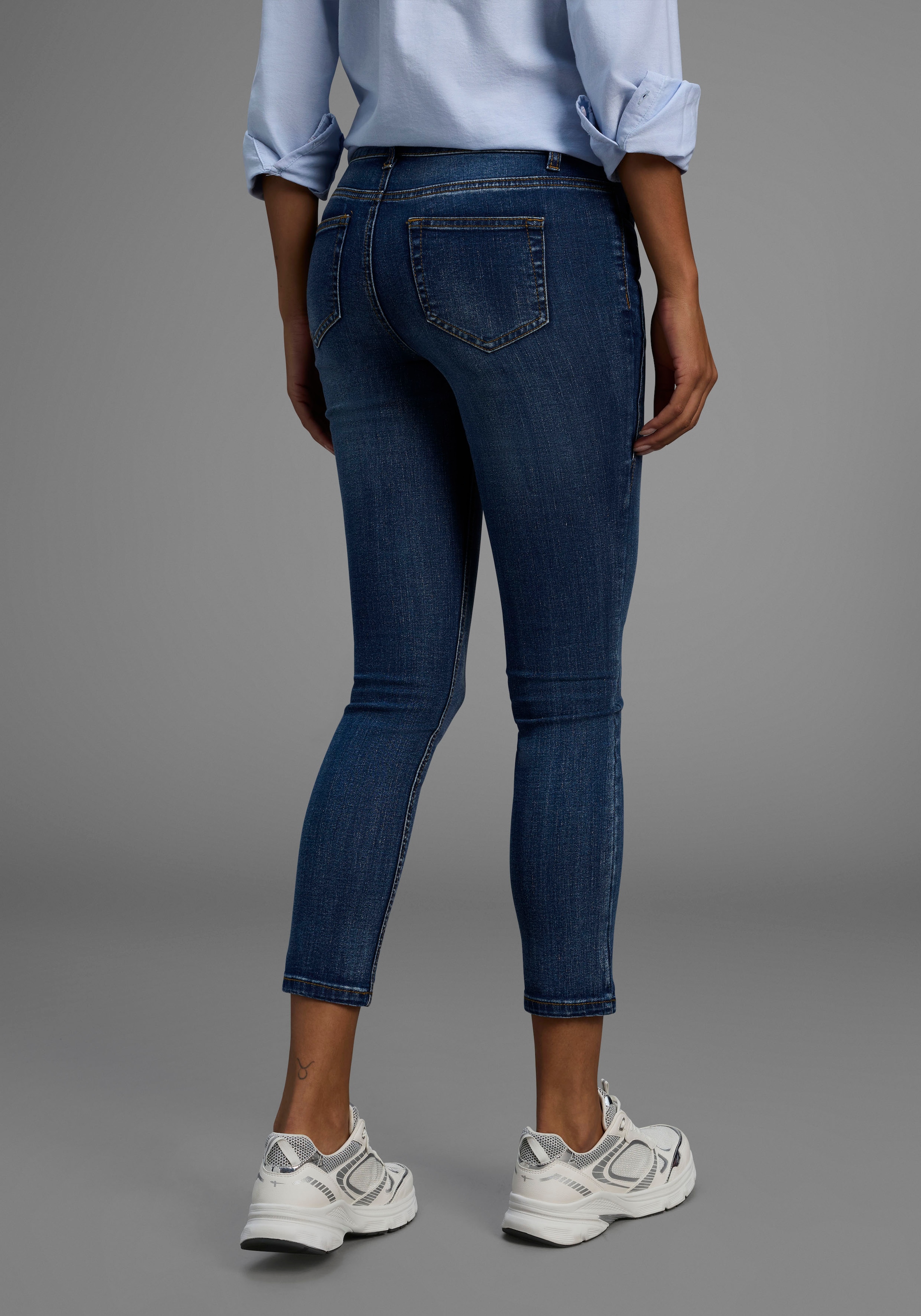 Arizona 7/8-Jeans »mit Keileinsätzen«, extra-enger Schnitt, Used-Look-Waschung, niedrige Leibhöhe