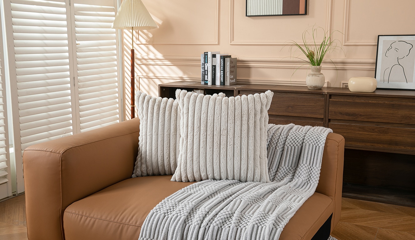 OTTO home Dekokissen »Milara Premium 2er-Set, flauschig, Kissenhülle ohne Füllung« flauschige Kissenhülle, unifarben, sehr weich, hochwertig 350g/m²